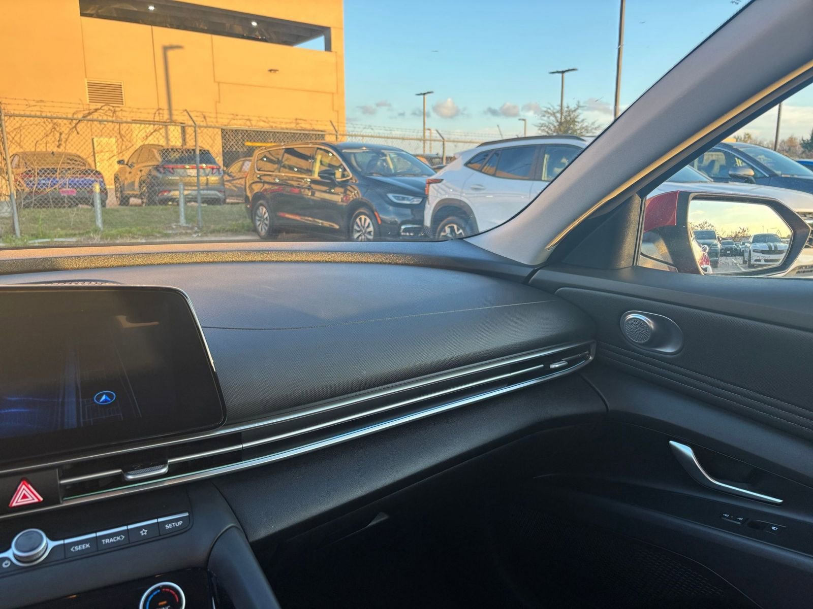 Thumbnail: 2025 Hyundai Elantra - 33