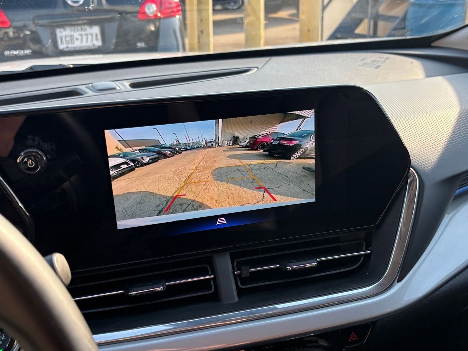 Thumbnail: 2025 Chevrolet Trax - 22