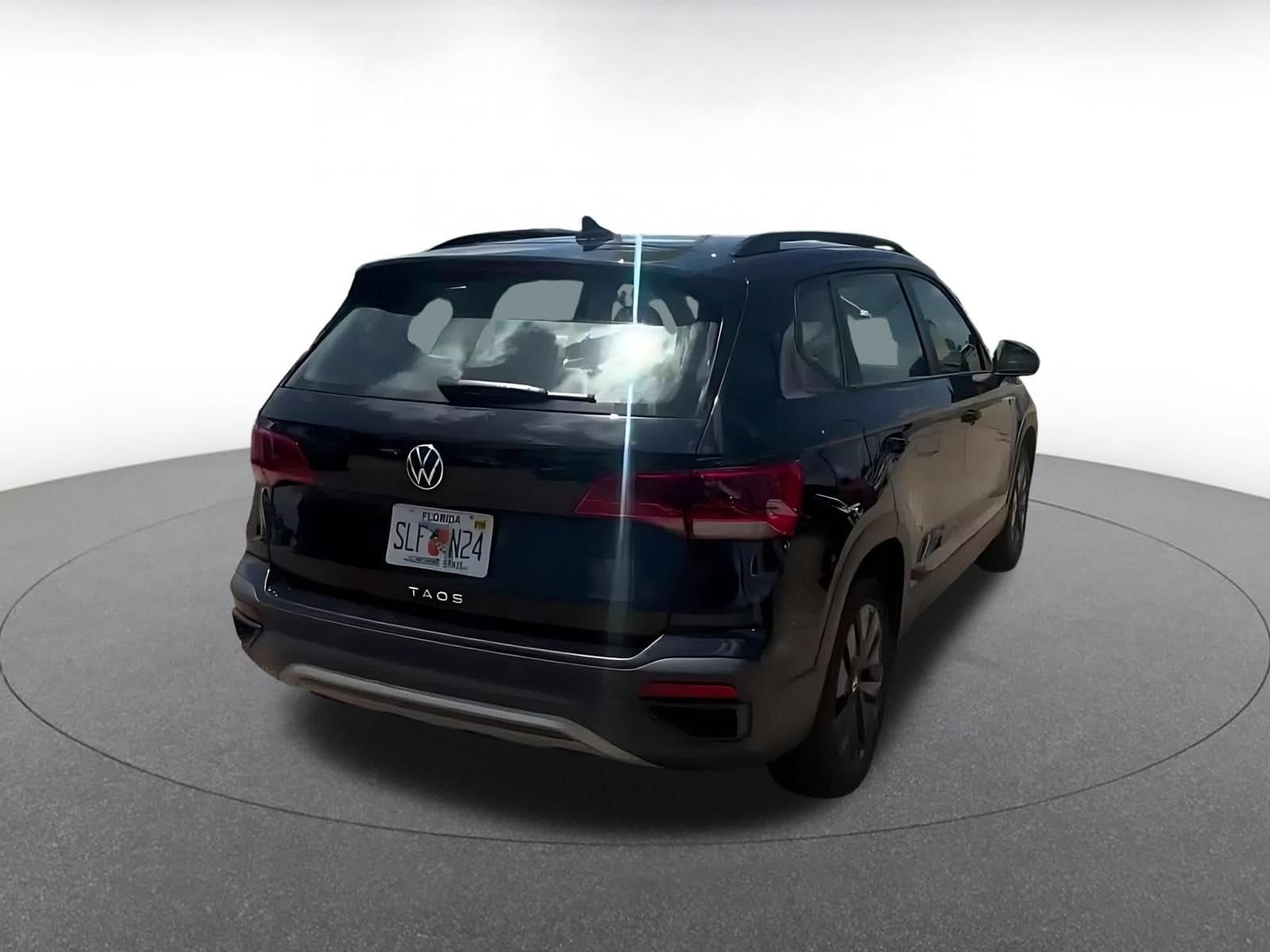 Thumbnail: 2024 Volkswagen Taos - 14