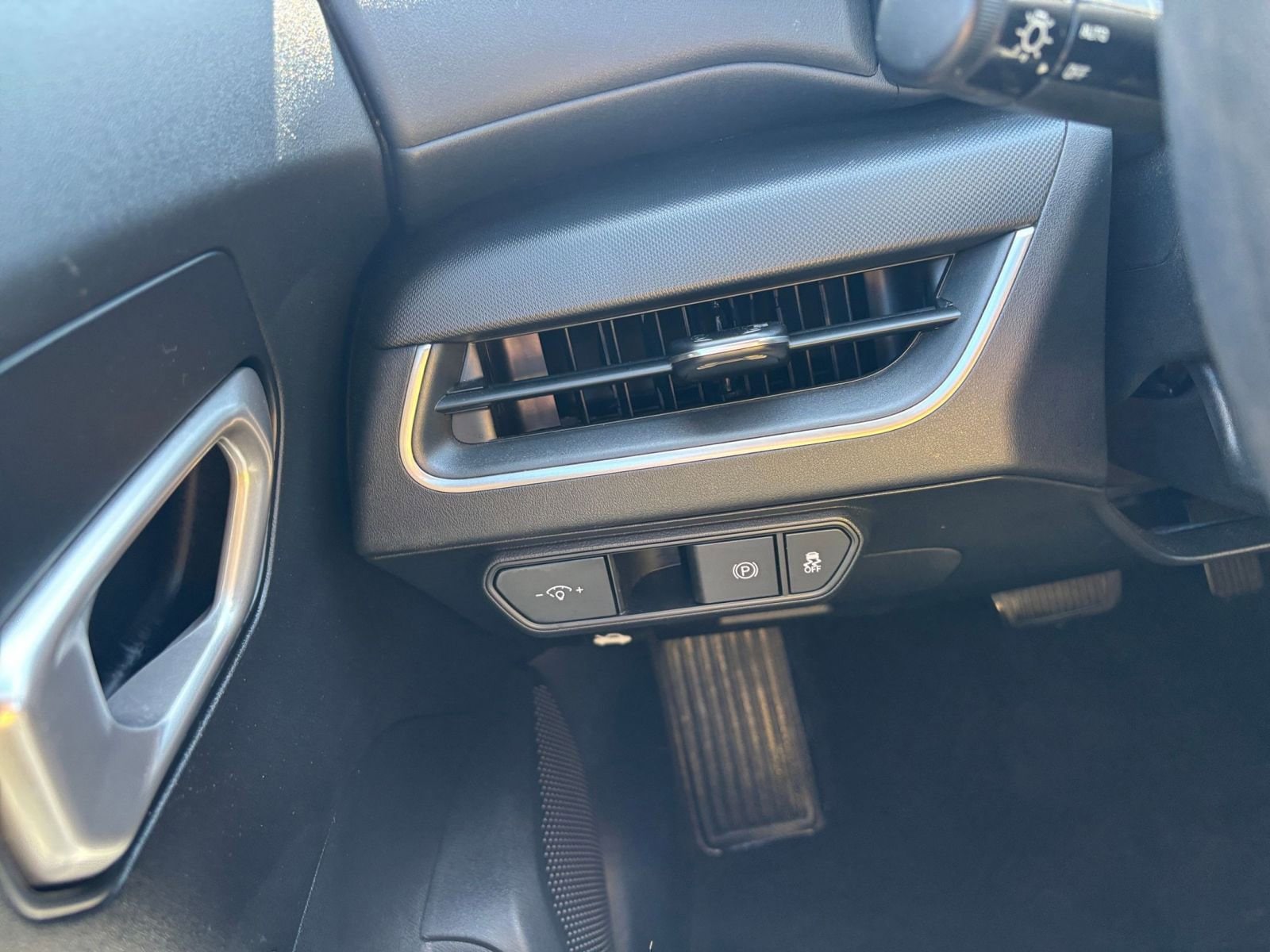 Thumbnail: 2025 Kia K4 - 31