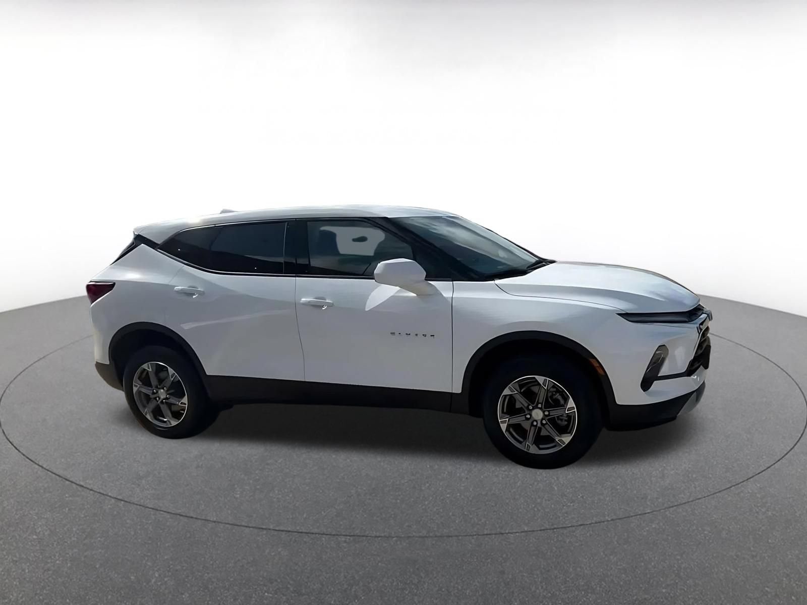 Thumbnail: 2026 Chevrolet Blazer - 2