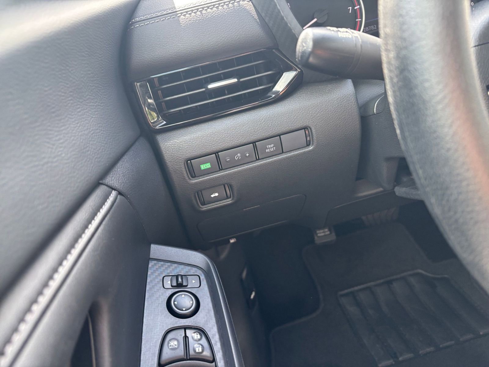 2024 Nissan Sentra SV 27