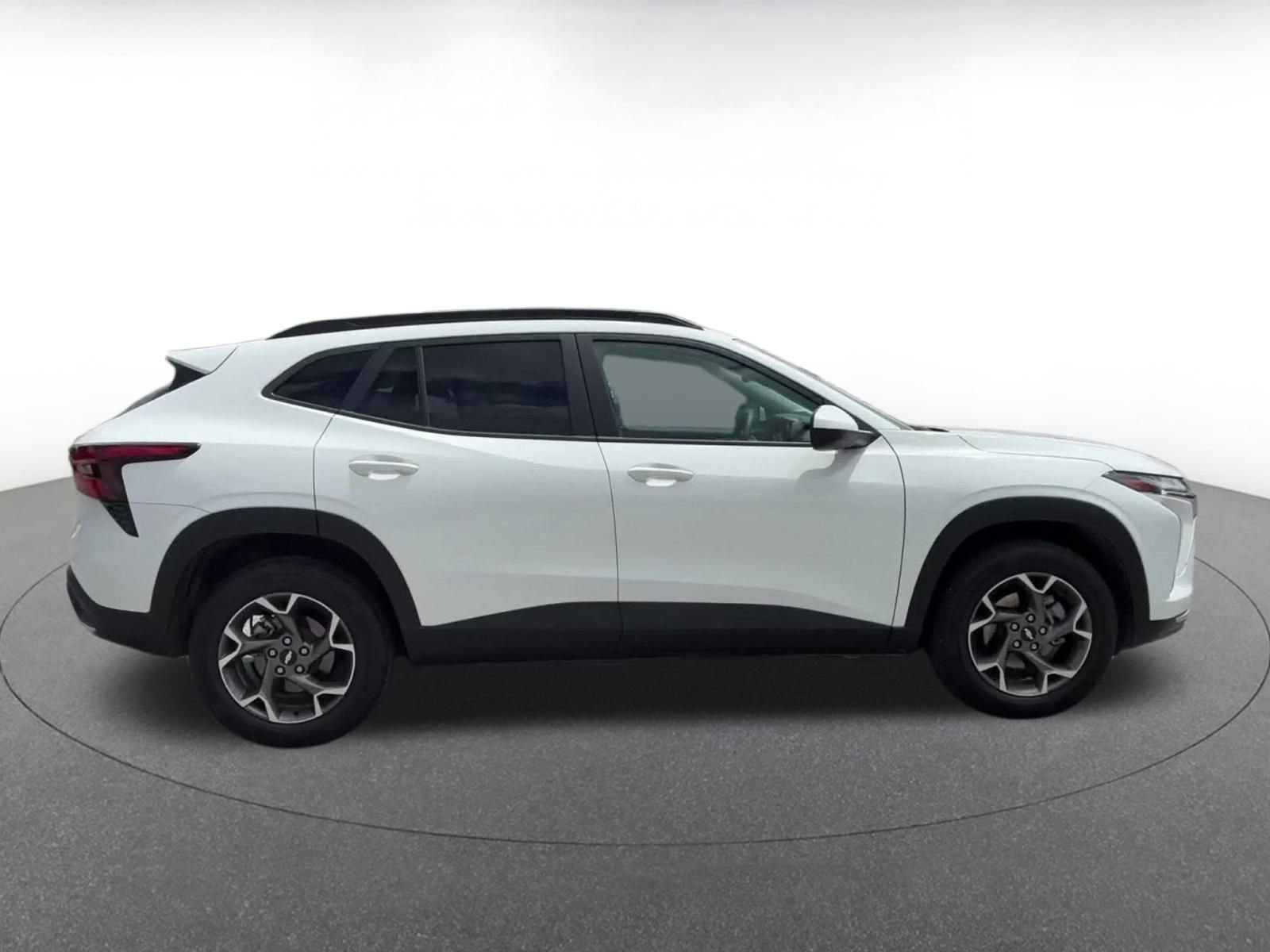 Thumbnail: 2025 Chevrolet Trax - 16