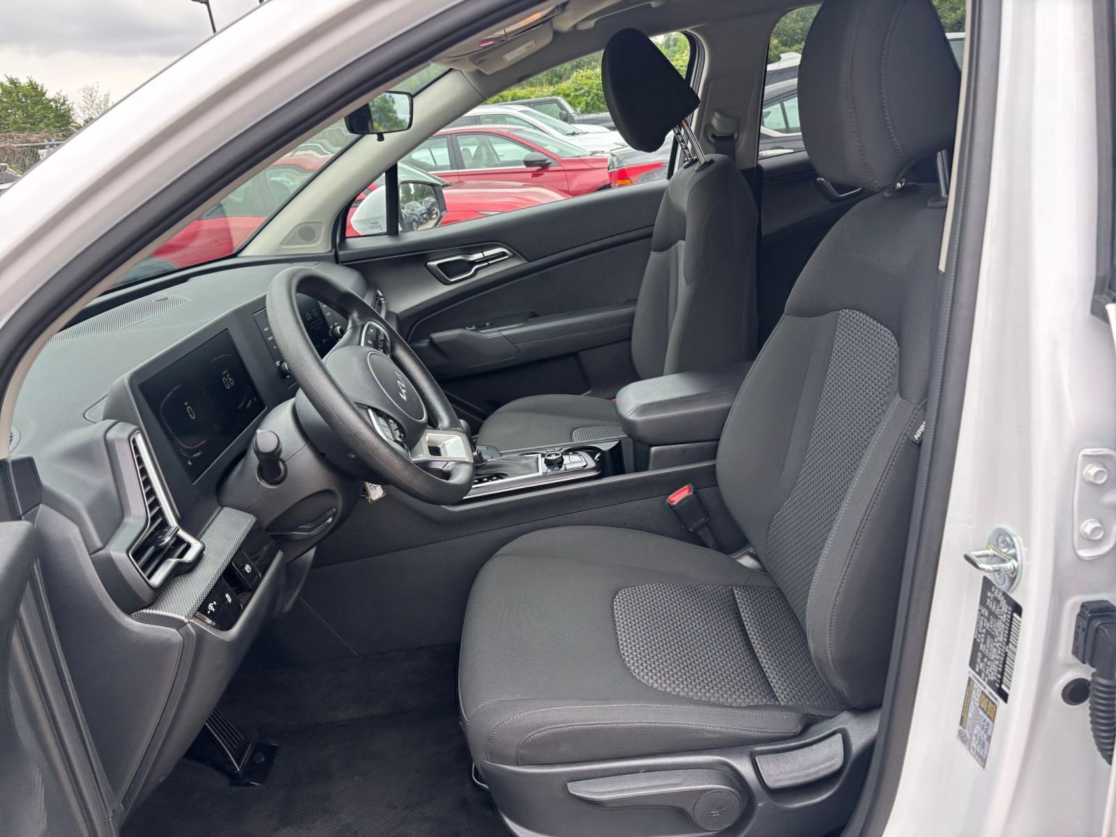 Thumbnail: 2025 Kia Sportage - 25