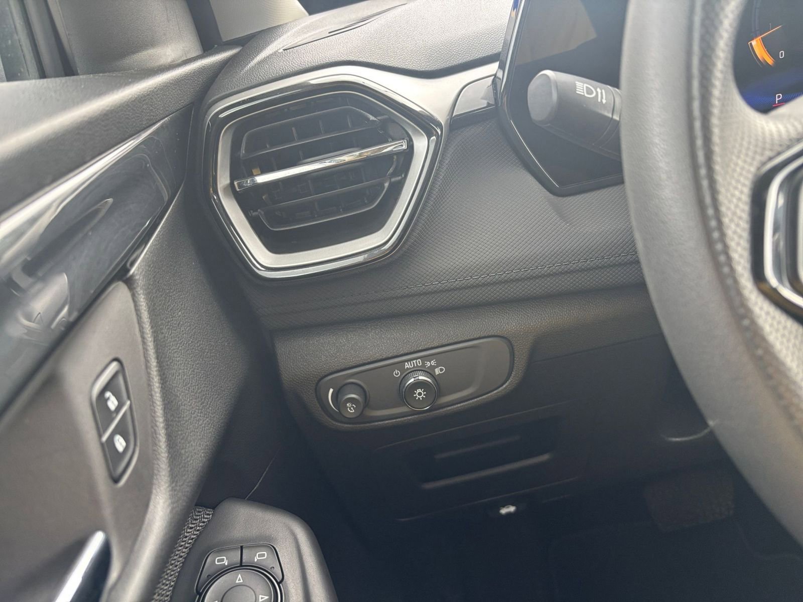 Thumbnail: 2025 Chevrolet TrailBlazer - 32