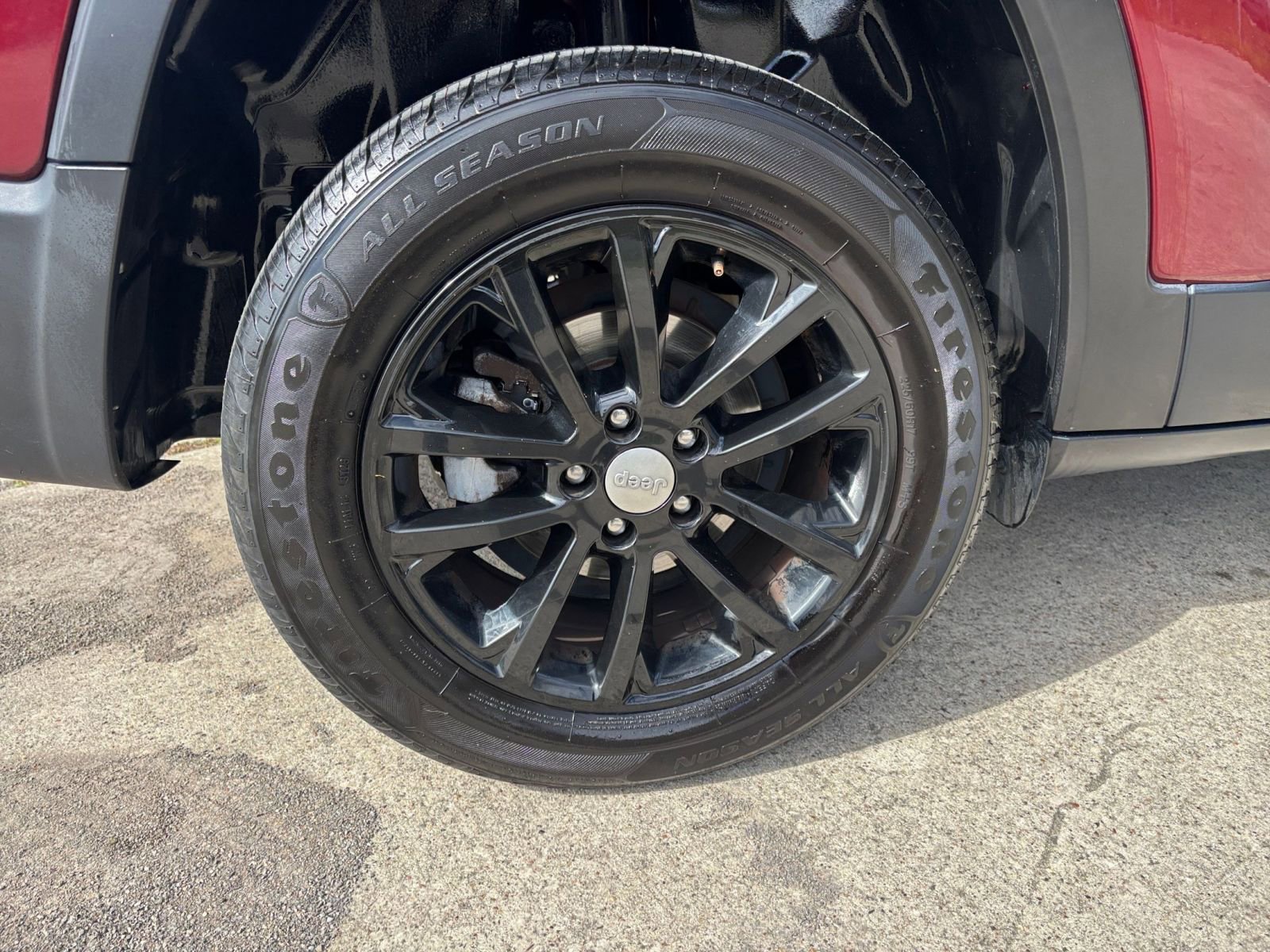 Thumbnail: 2020 Jeep Cherokee - 30