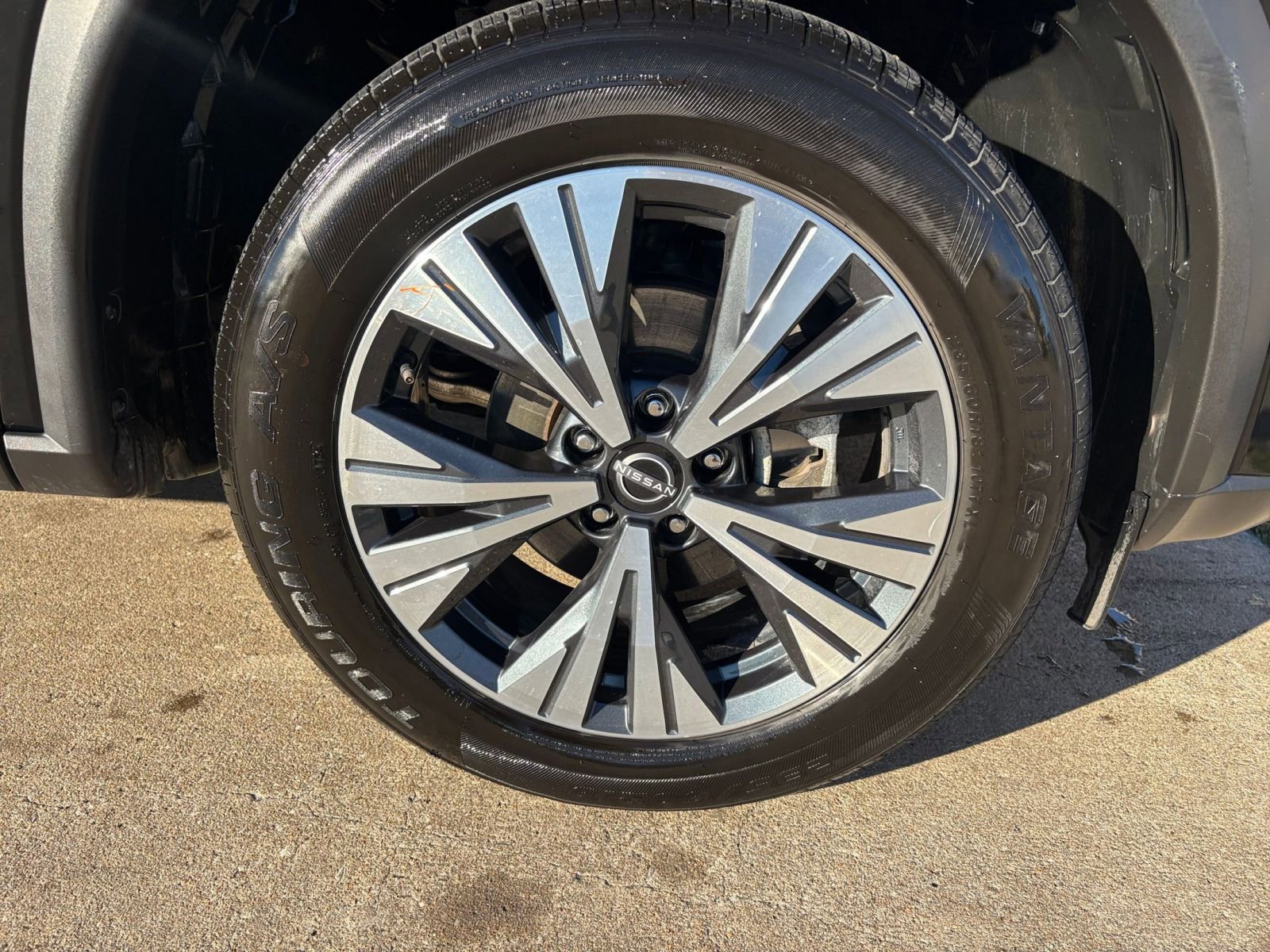 Thumbnail: 2023 Nissan Rogue - 30