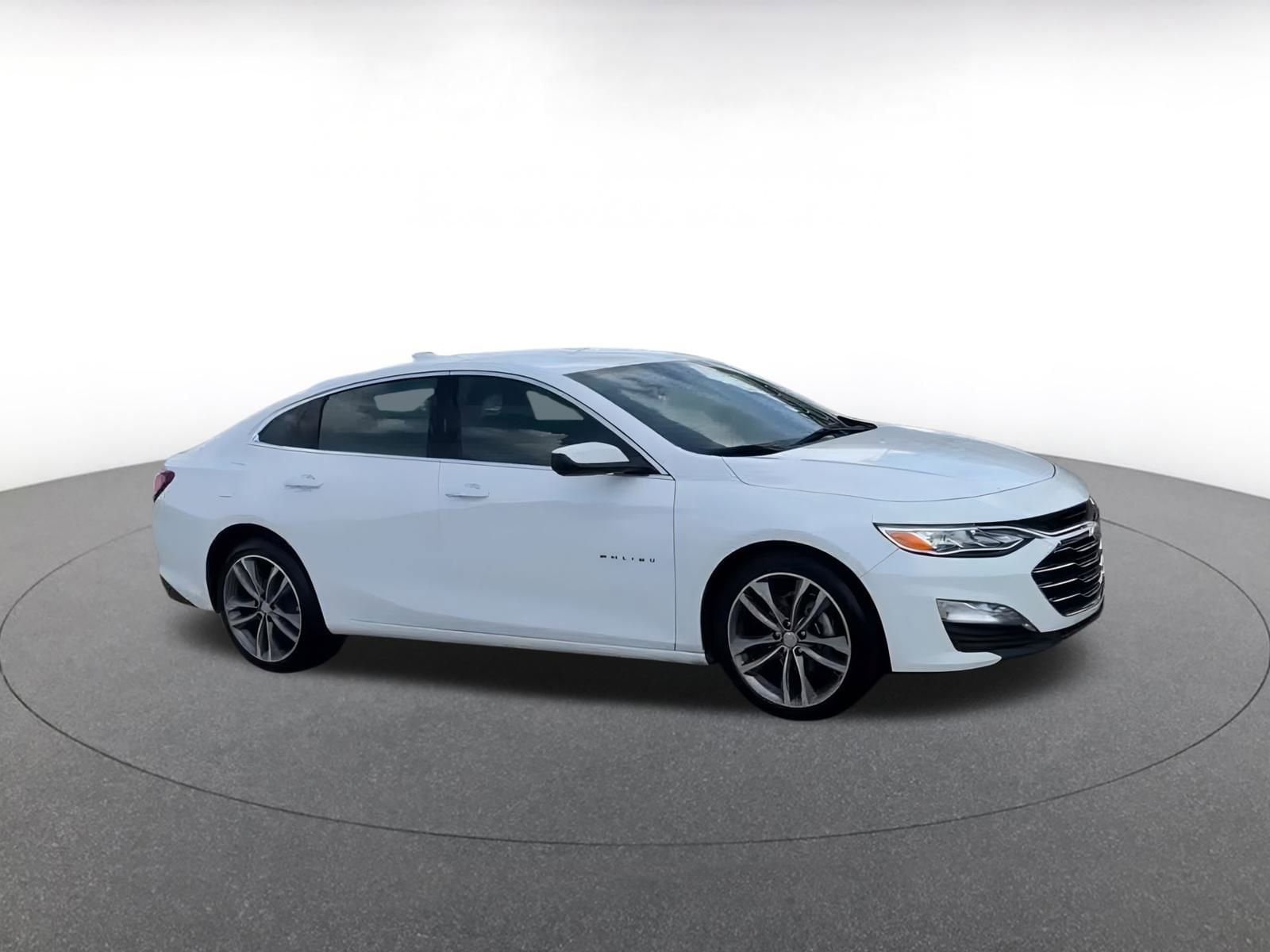 Thumbnail: 2024 Chevrolet Malibu - 2