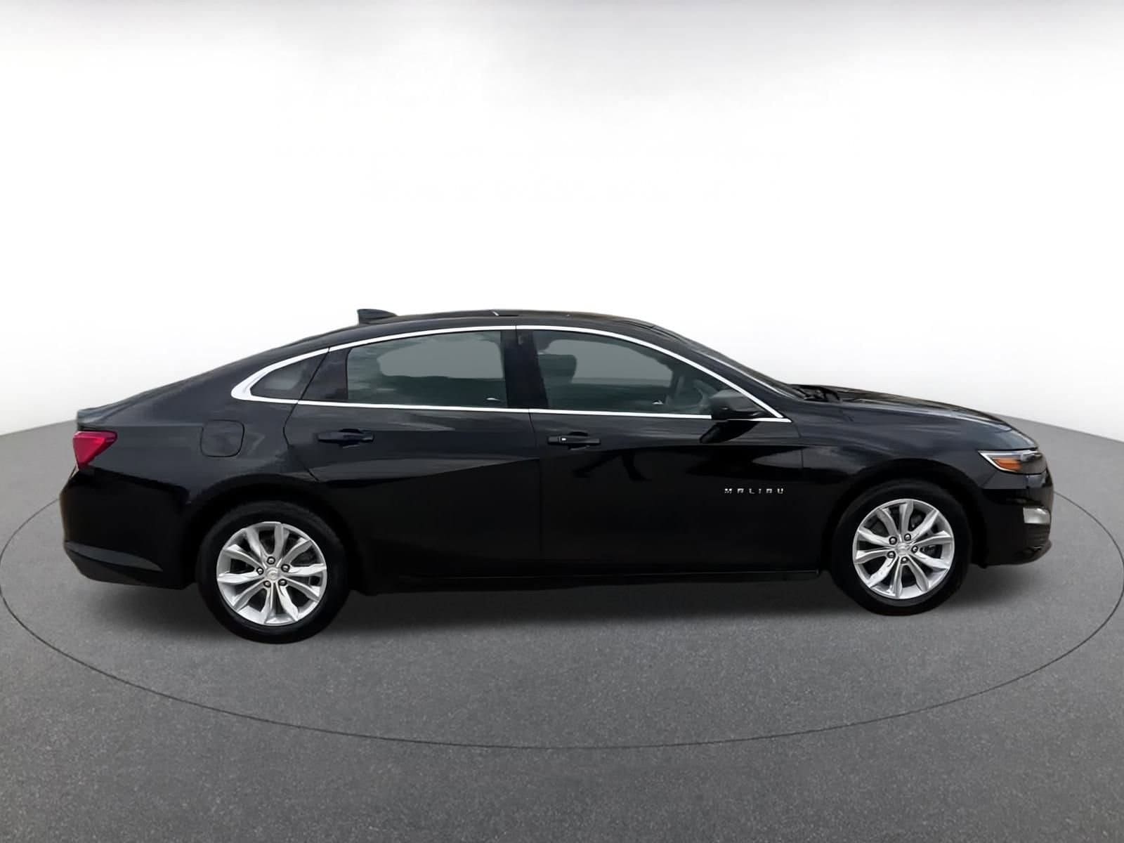 Thumbnail: 2023 Chevrolet Malibu - 16