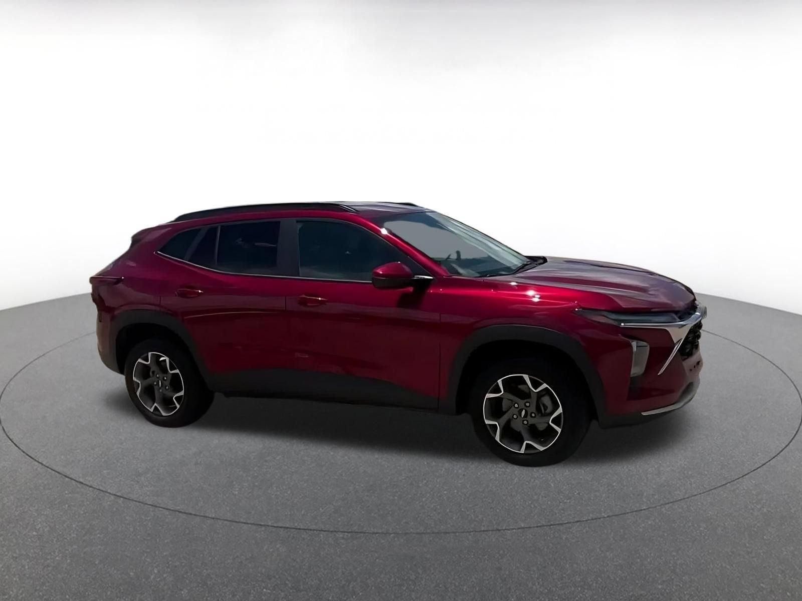 Thumbnail: 2025 Chevrolet Trax - 2