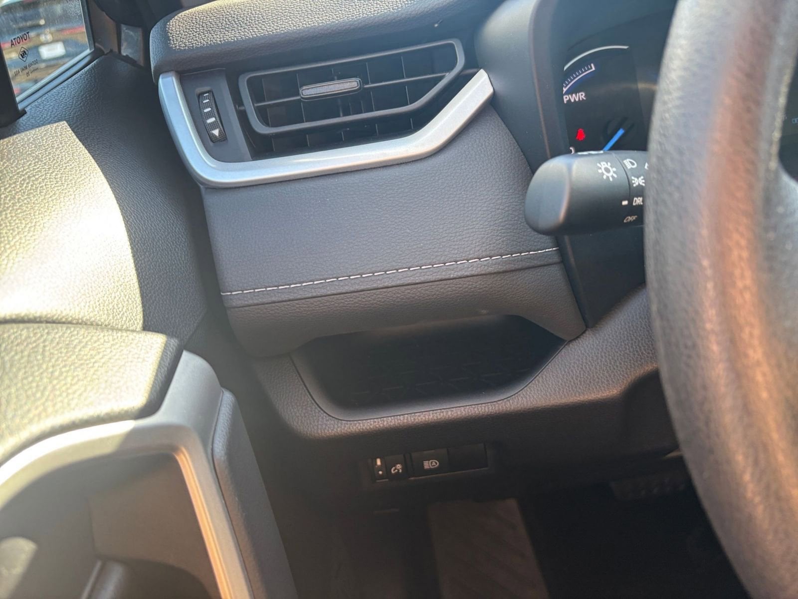 Thumbnail: 2025 Toyota RAV4 - 33