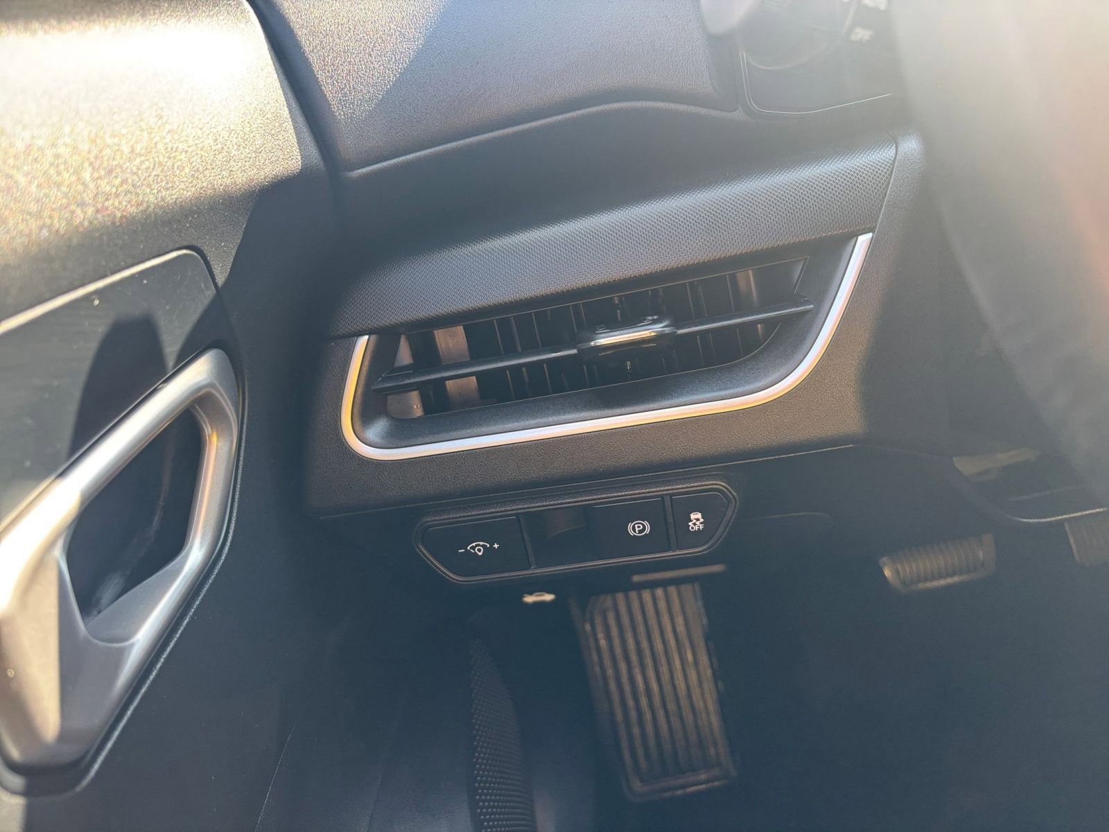 Thumbnail: 2025 Kia K4 - 33