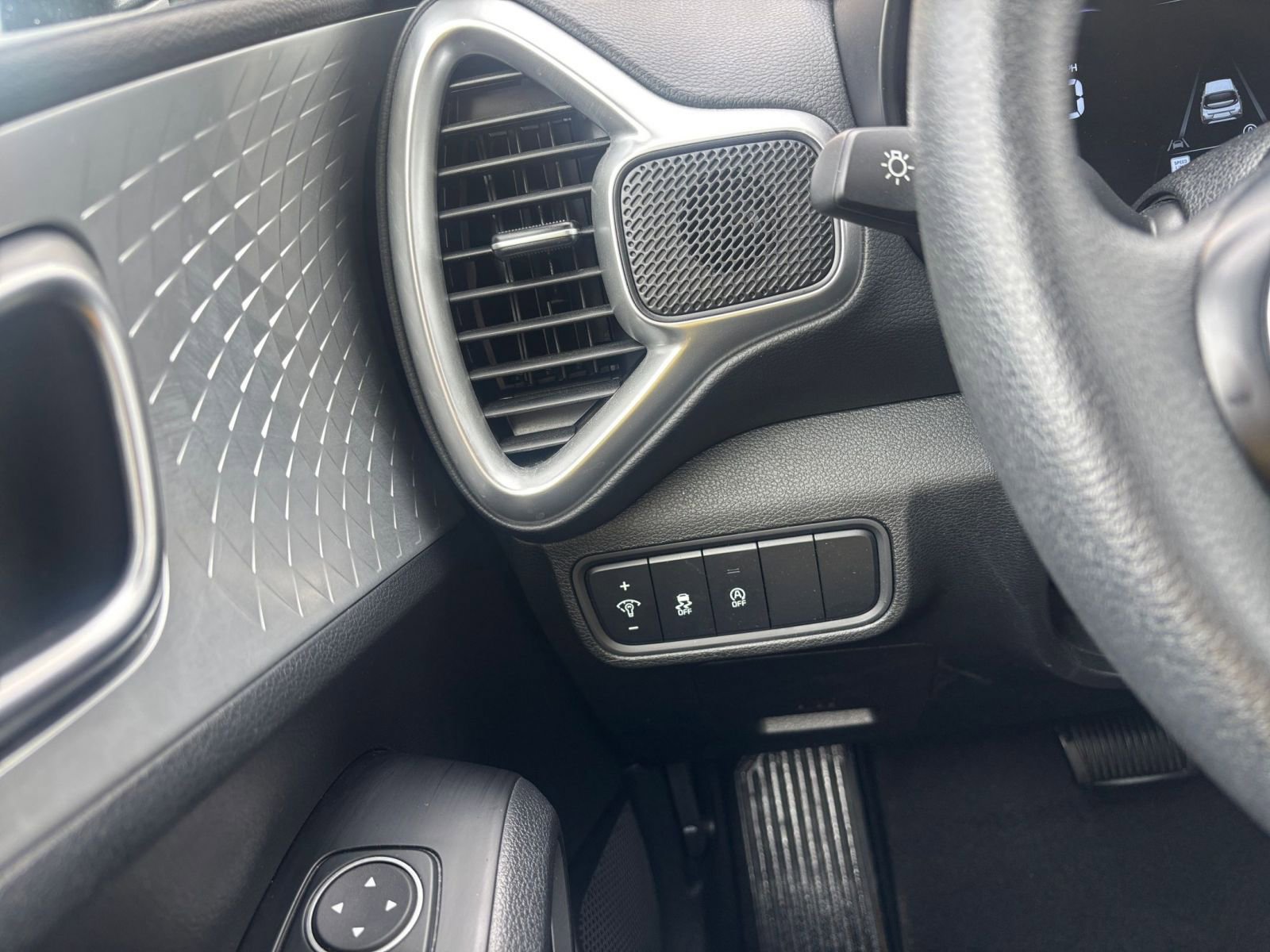 Thumbnail: 2025 Kia Soul - 32