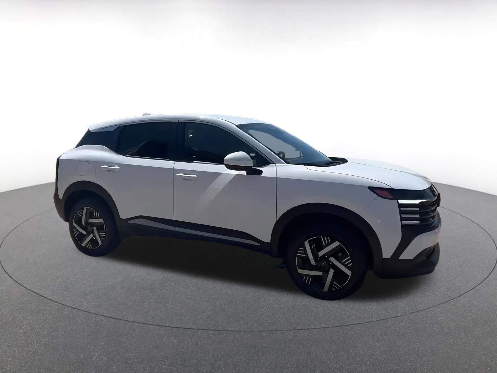 Thumbnail: 2025 Nissan Kicks - 2