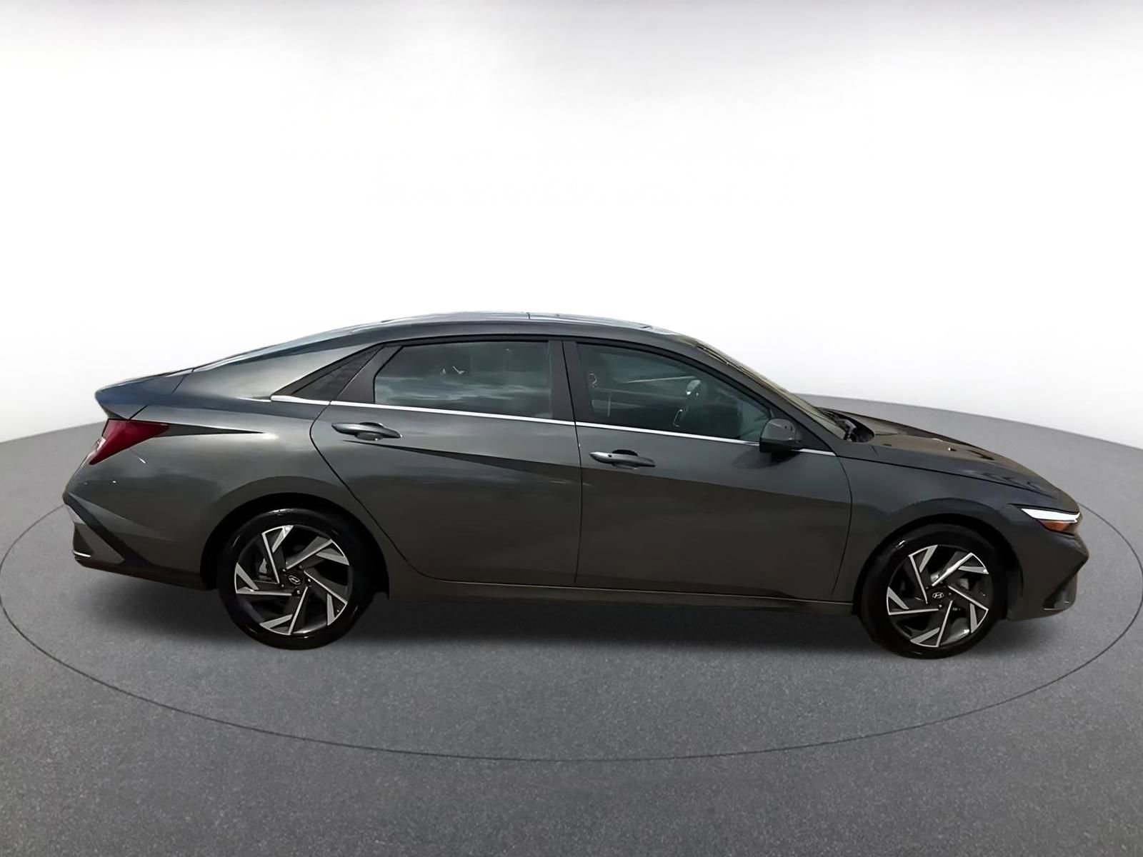 Thumbnail: 2025 Hyundai Elantra - 16