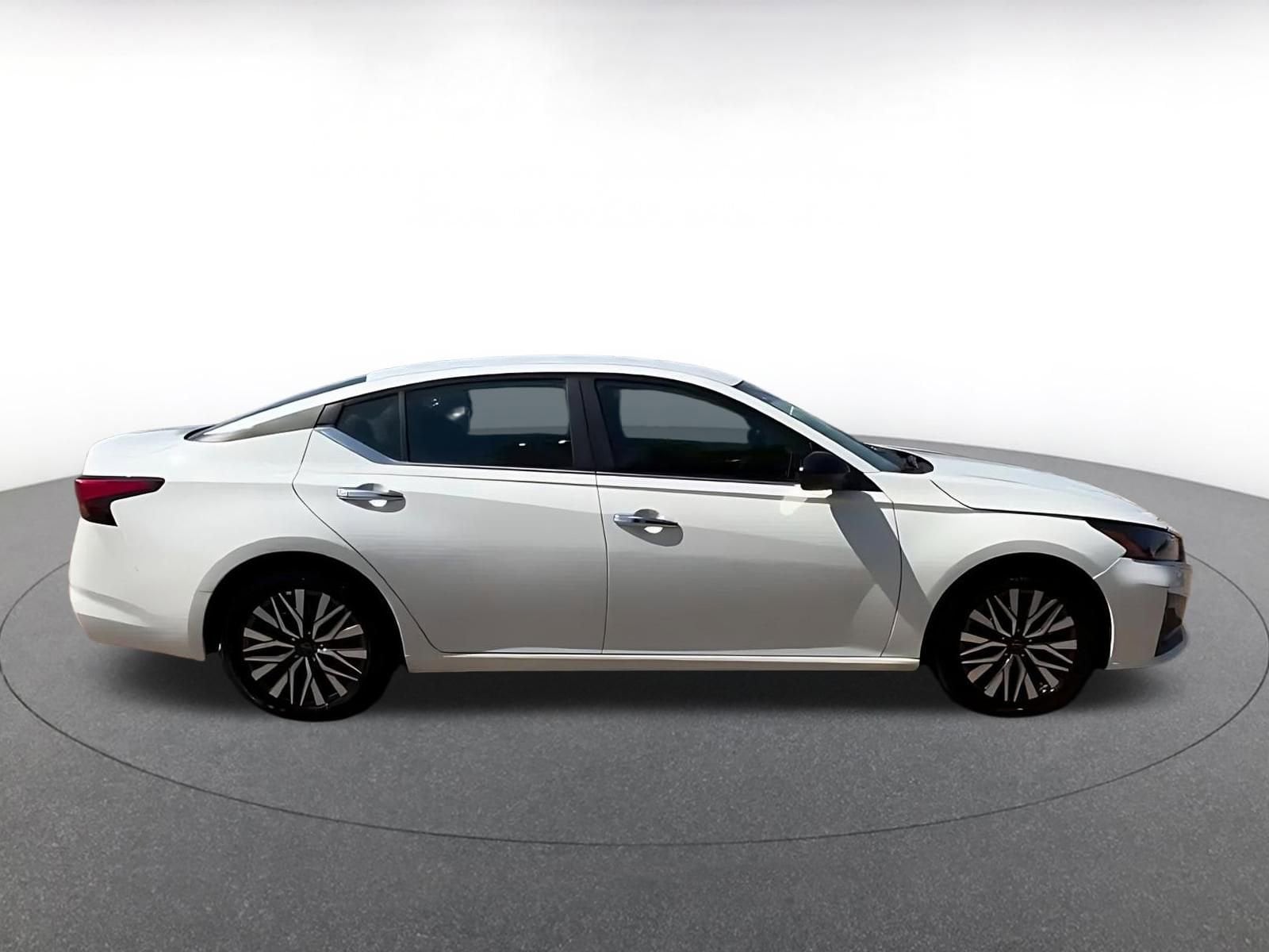 Thumbnail: 2025 Nissan Altima - 15