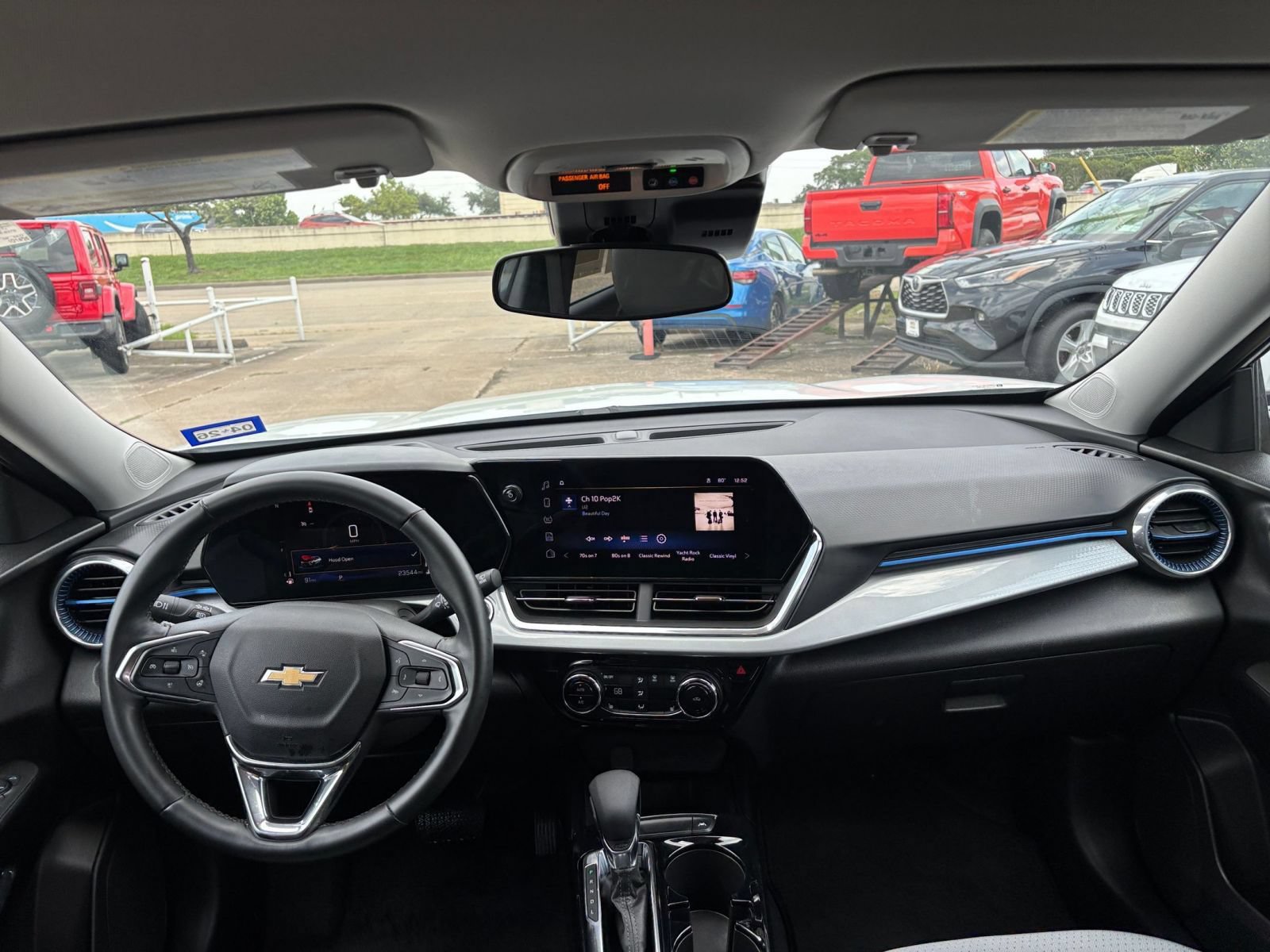 Thumbnail: 2025 Chevrolet Trax - 31