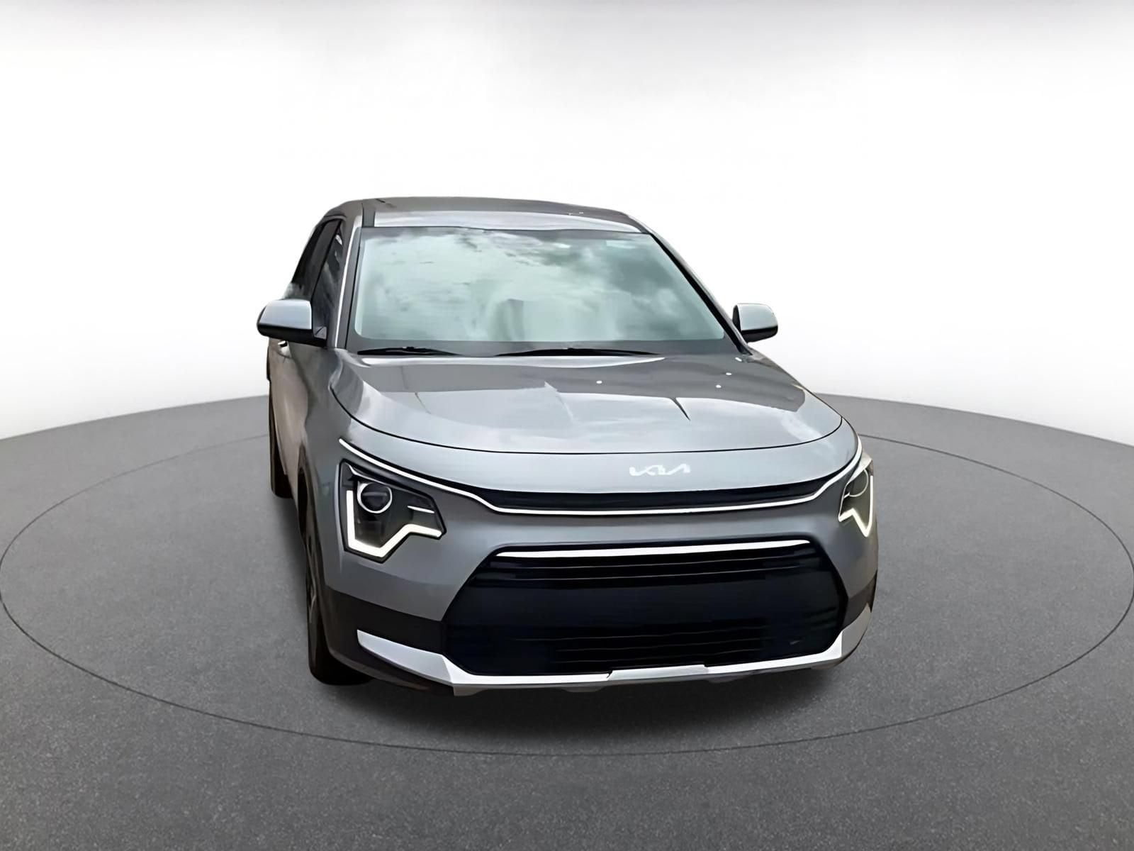 Thumbnail: 2026 Kia Niro - 4
