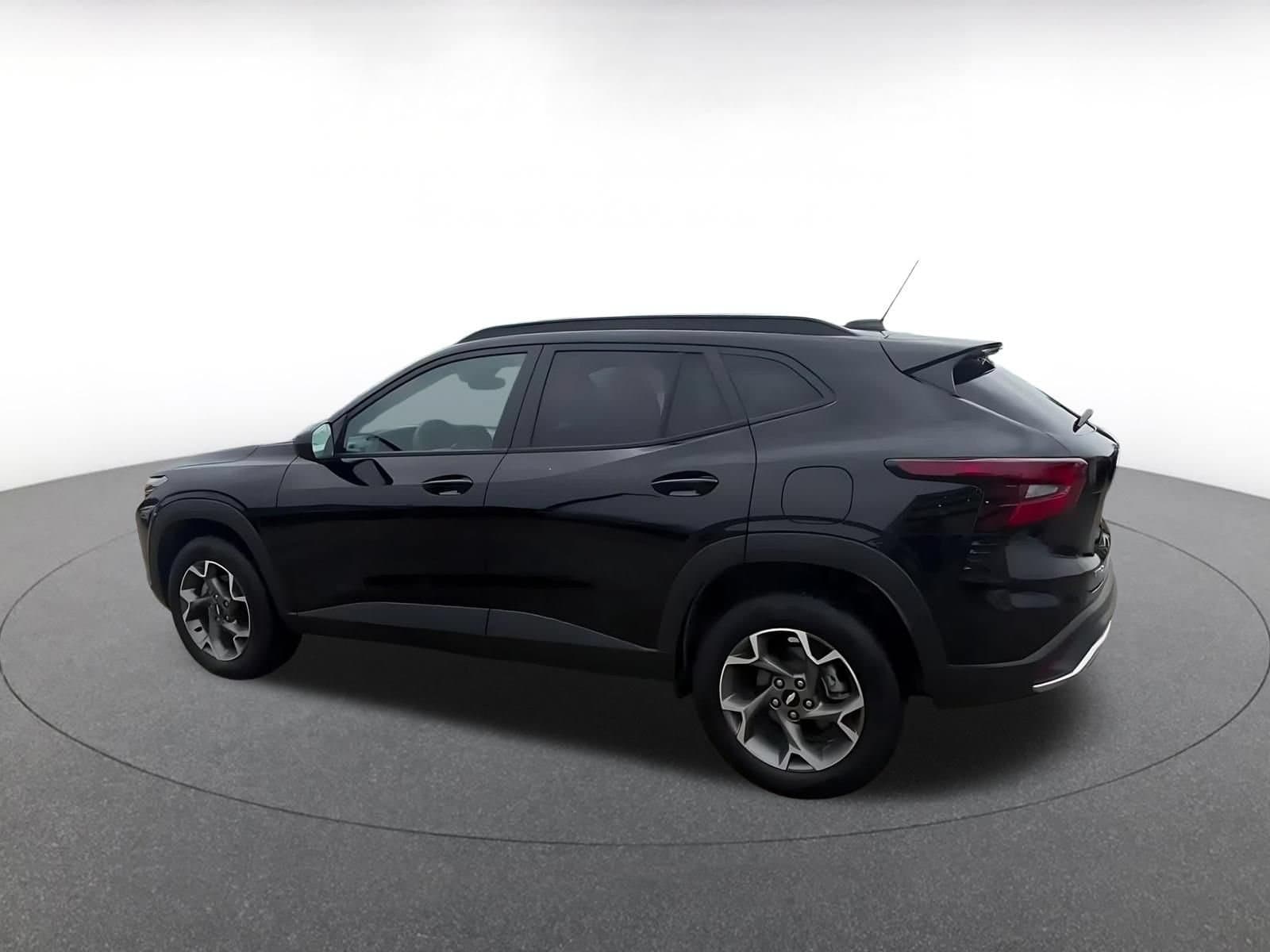 Thumbnail: 2025 Chevrolet Trax - 10