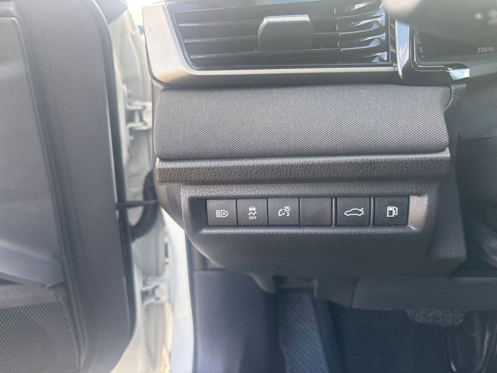 Thumbnail: 2025 Toyota Camry - 32