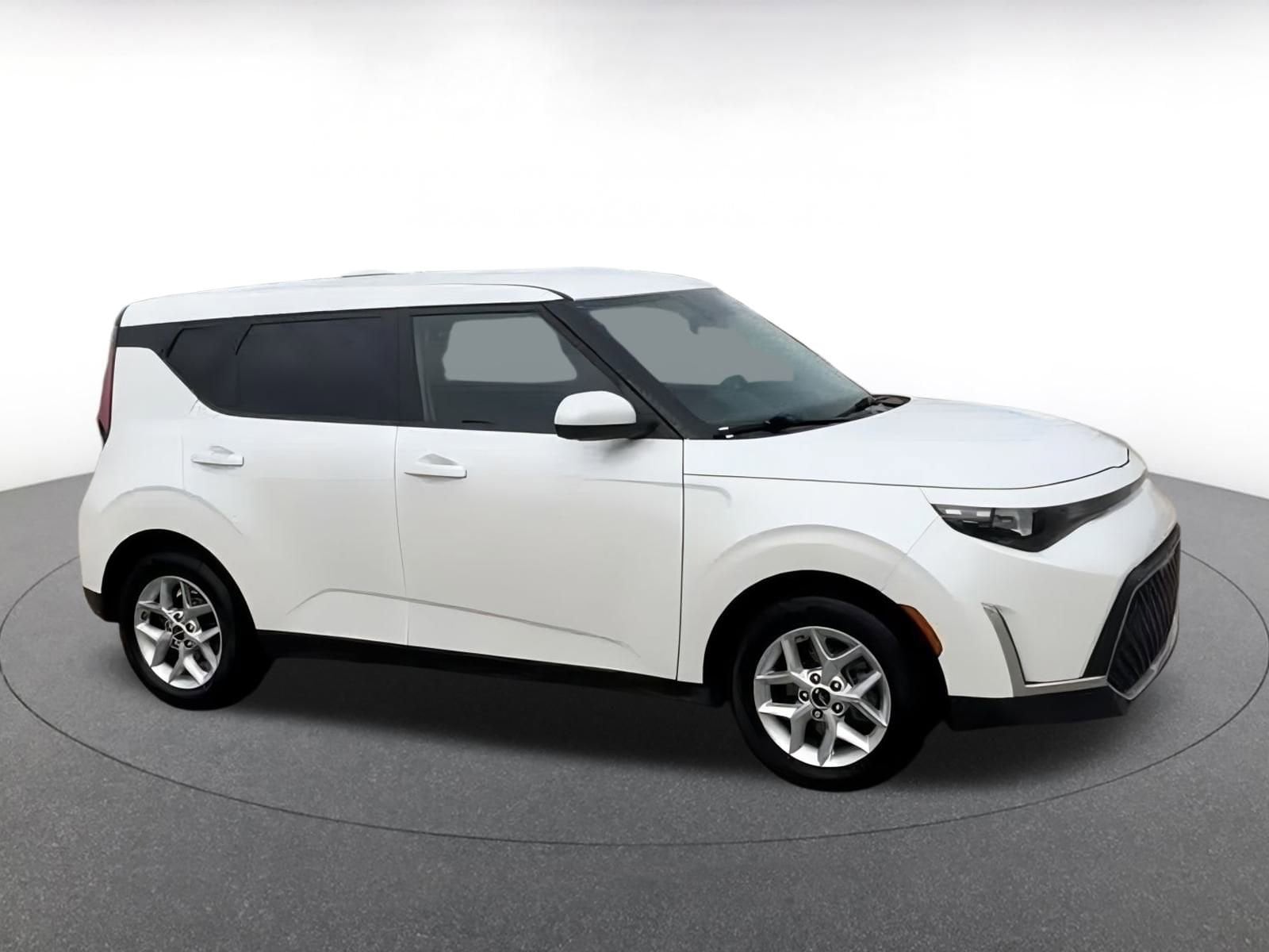 Thumbnail: 2023 Kia Soul - 9