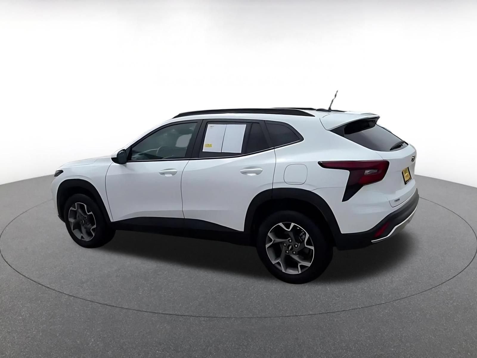 Thumbnail: 2025 Chevrolet Trax - 4