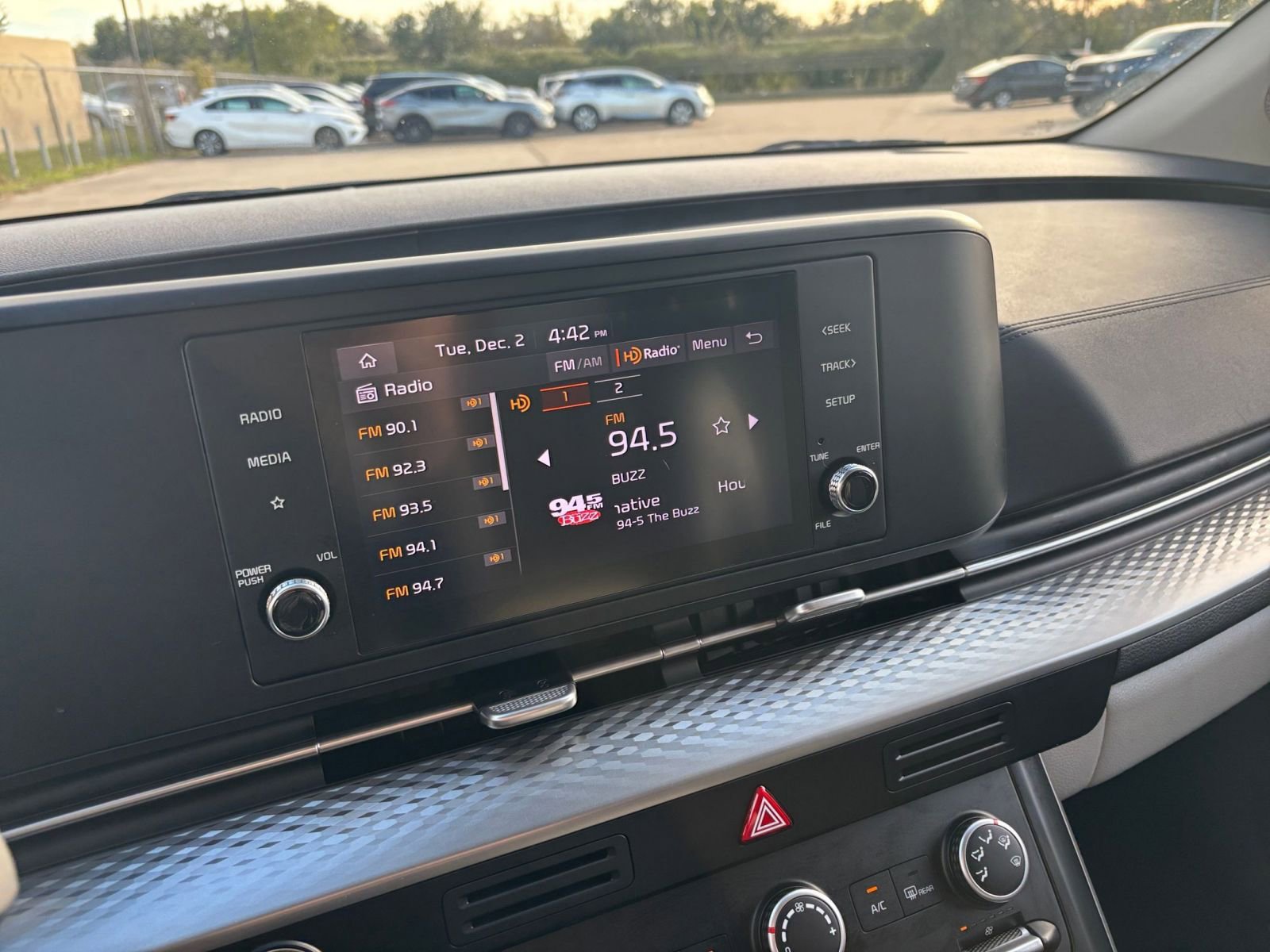 Thumbnail: 2024 Kia Carnival - 22