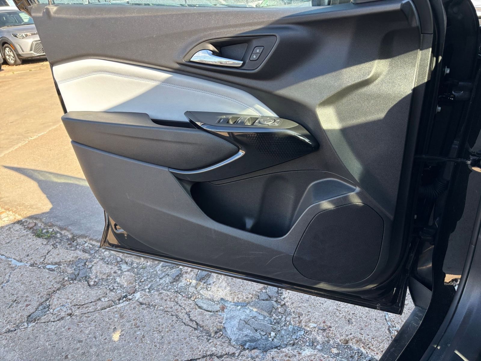 Thumbnail: 2025 Chevrolet Trax - 18