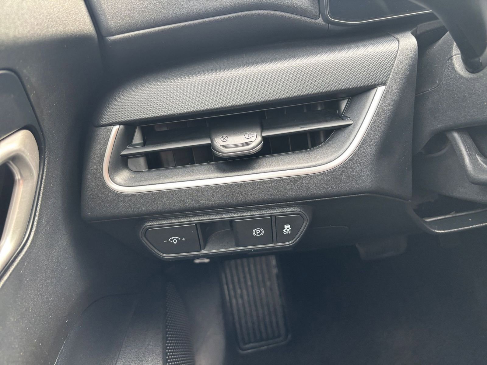 Thumbnail: 2025 Kia K4 - 33