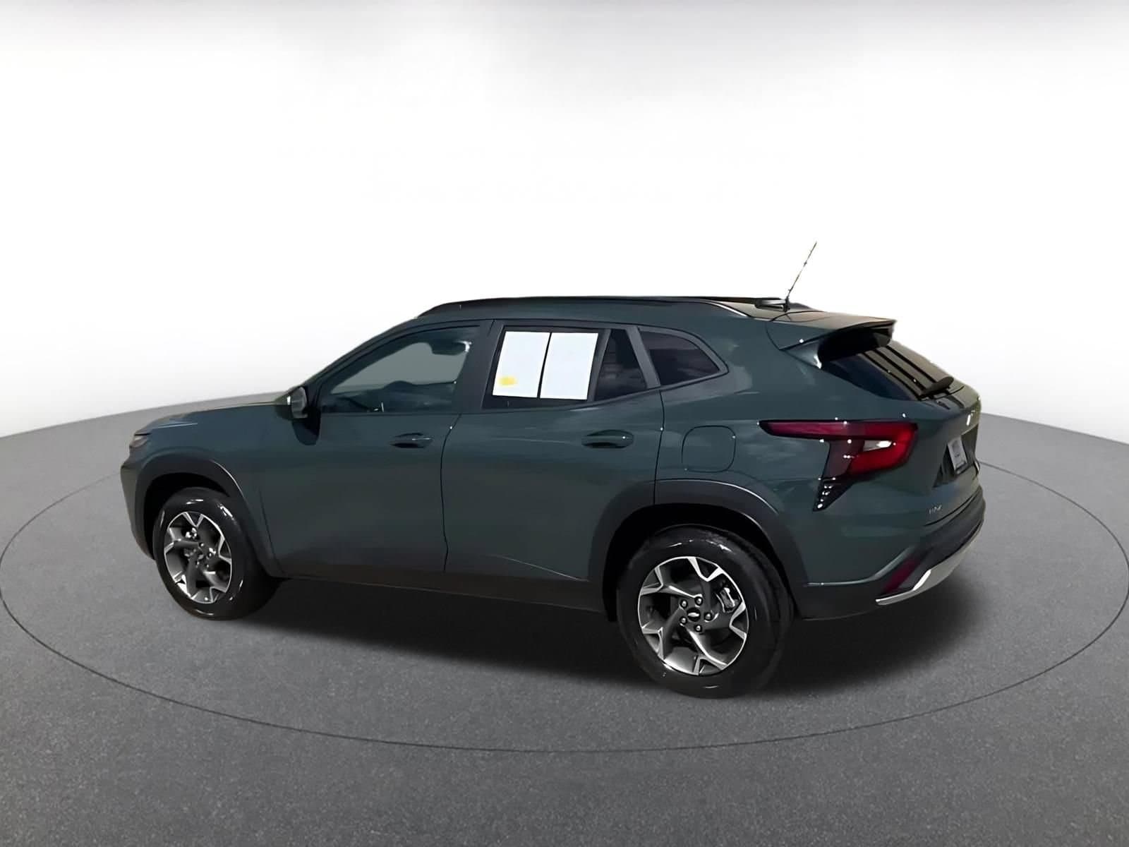 Thumbnail: 2025 Chevrolet Trax - 9