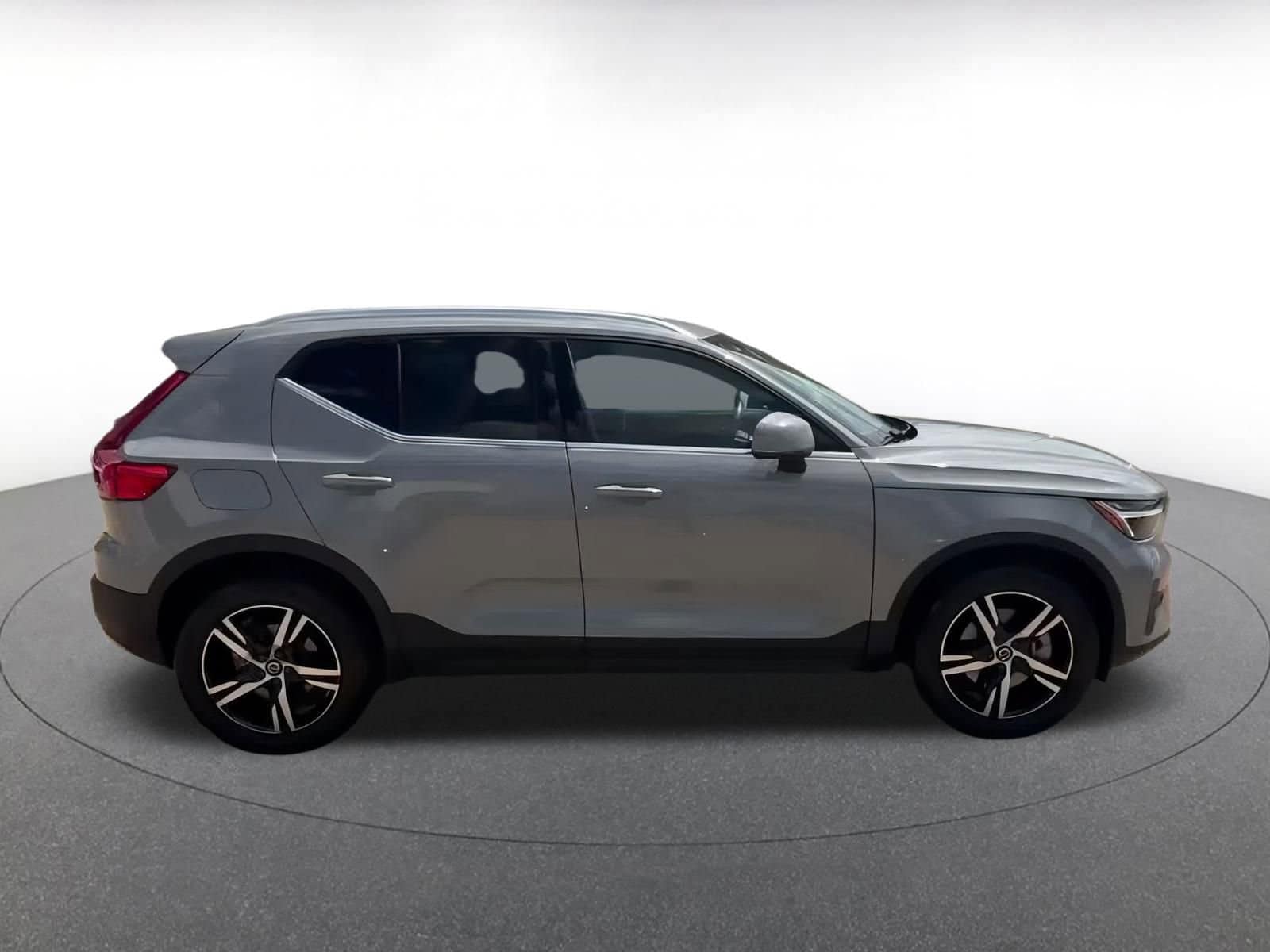 Thumbnail: 2024 Volvo XC40 - 15