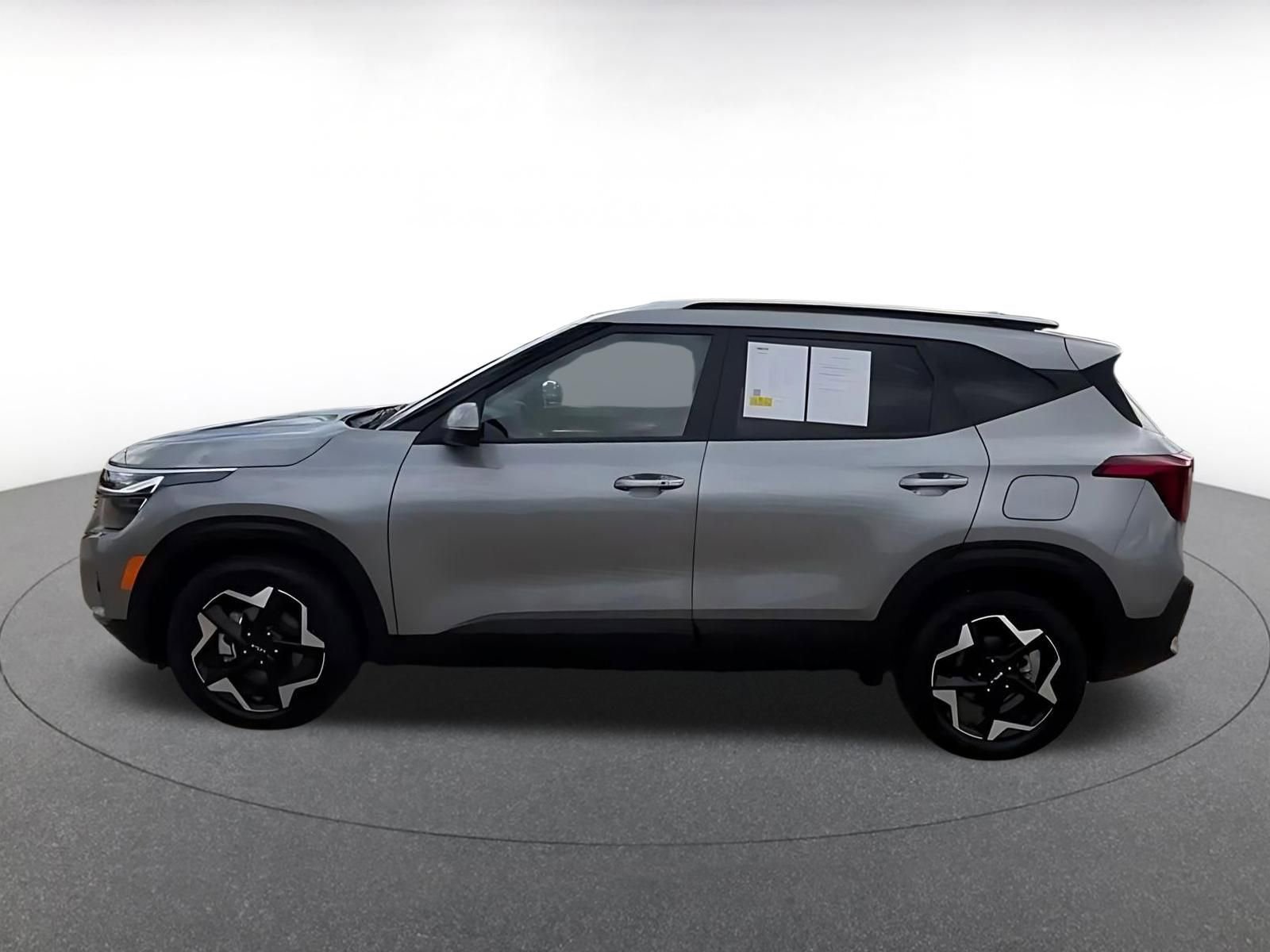 Thumbnail: 2025 Kia Seltos - 9