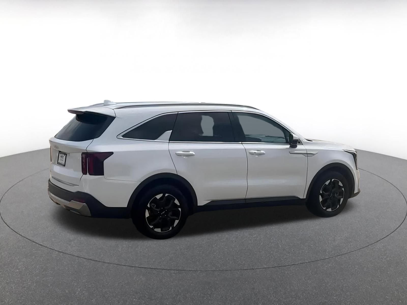 2024 Kia Sorento S 12