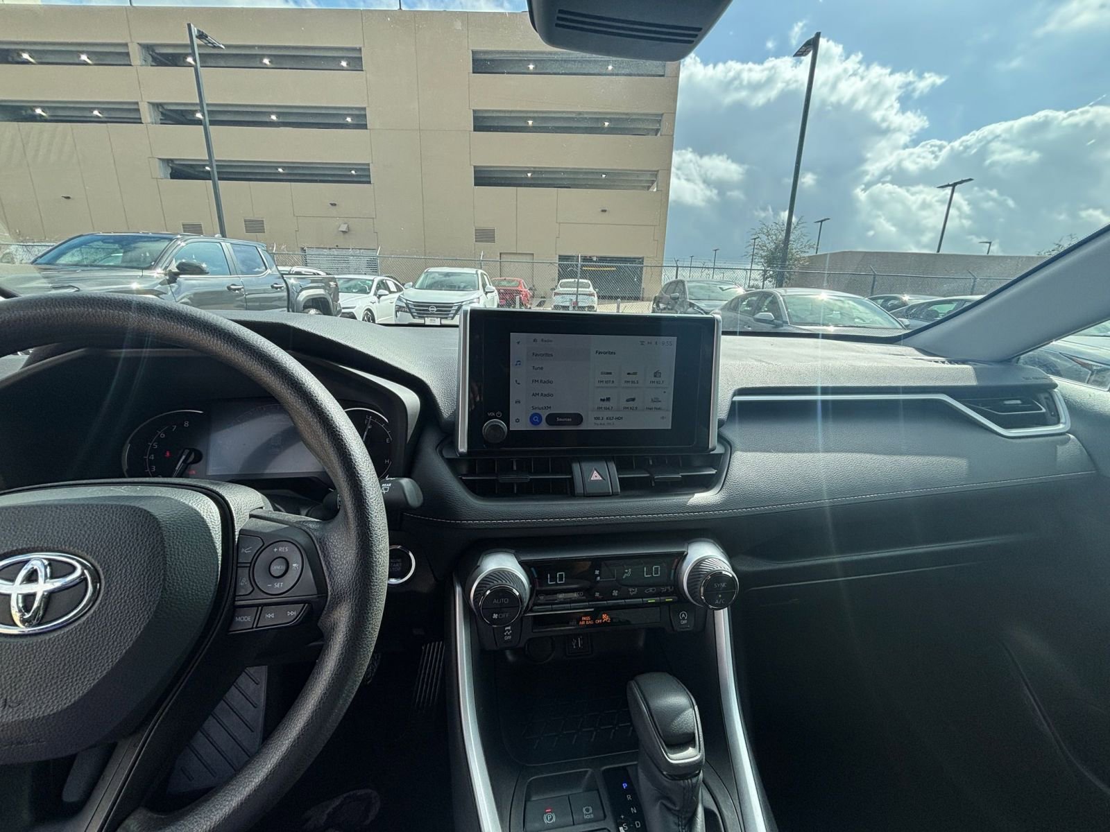 Thumbnail: 2025 Toyota RAV4 - 33