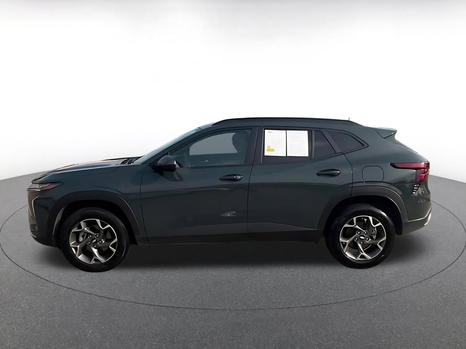 Thumbnail: 2025 Chevrolet Trax - 9