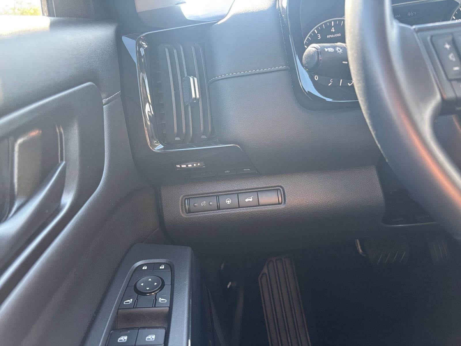 Thumbnail: 2025 Nissan Pathfinder - 34