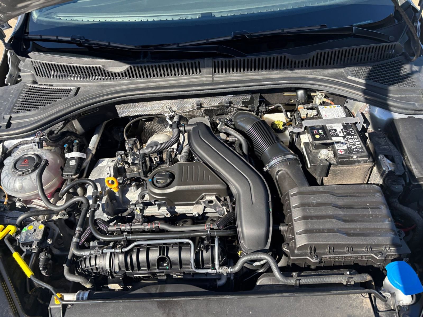 Thumbnail: 2025 Volkswagen Jetta - 32