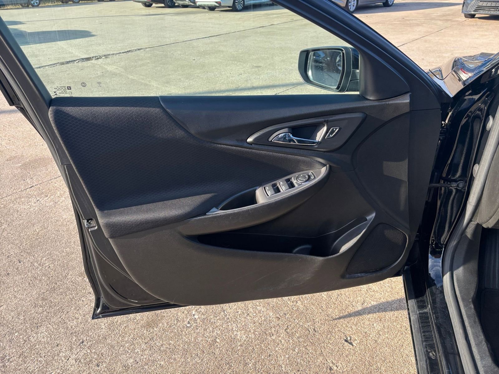 Thumbnail: 2023 Chevrolet Malibu - 20