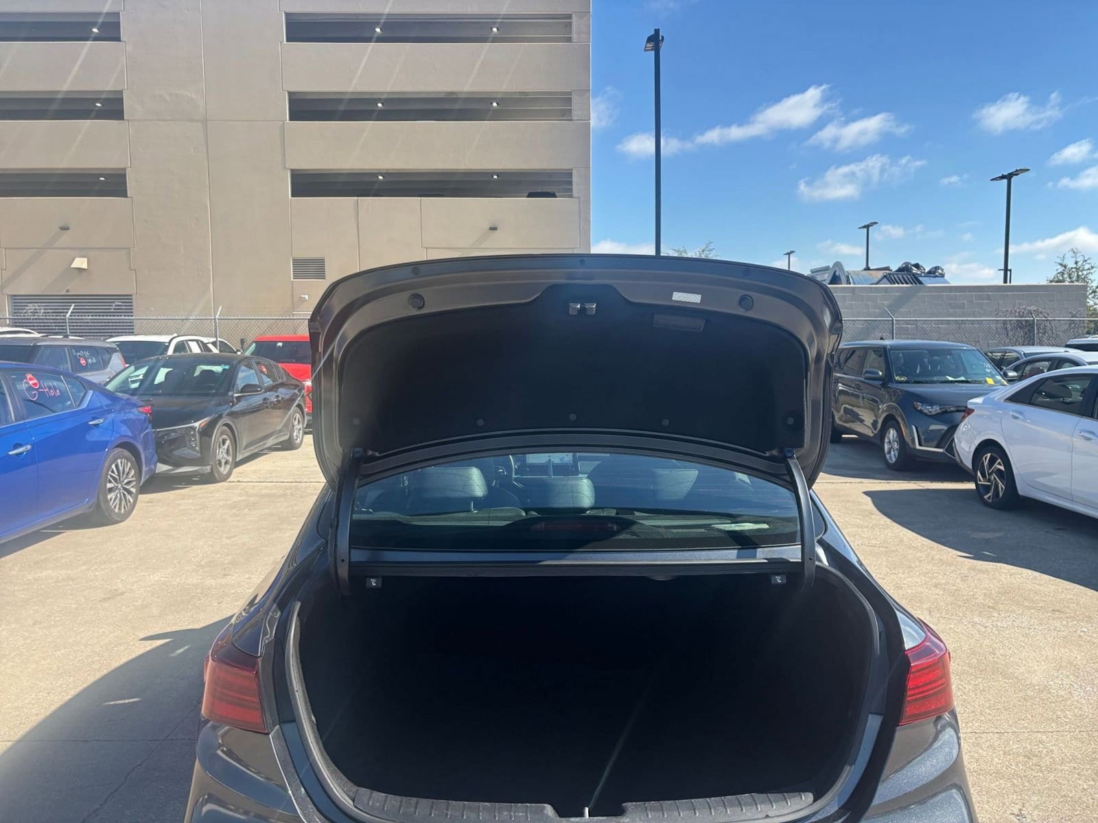 Thumbnail: 2023 Kia Forte - 31