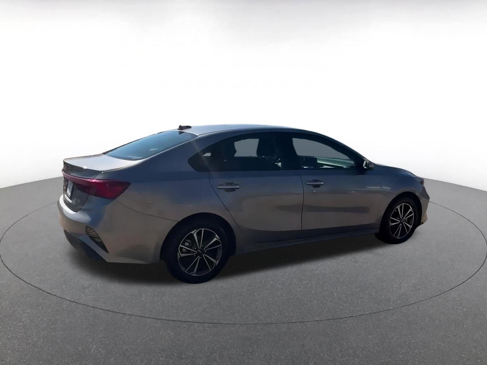 Thumbnail: 2024 Kia Forte - 11