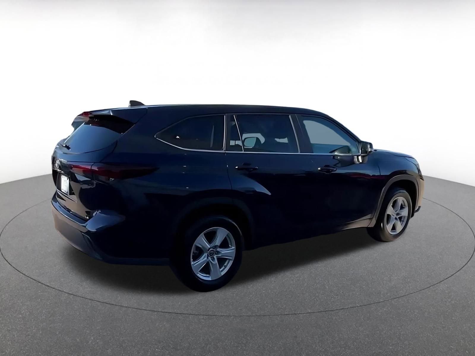 Thumbnail: 2025 Toyota Highlander - 14