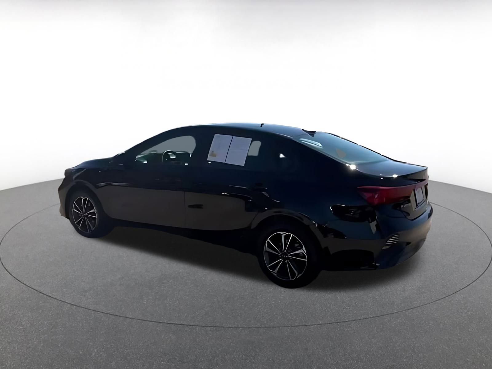Thumbnail: 2024 Kia Forte - 16