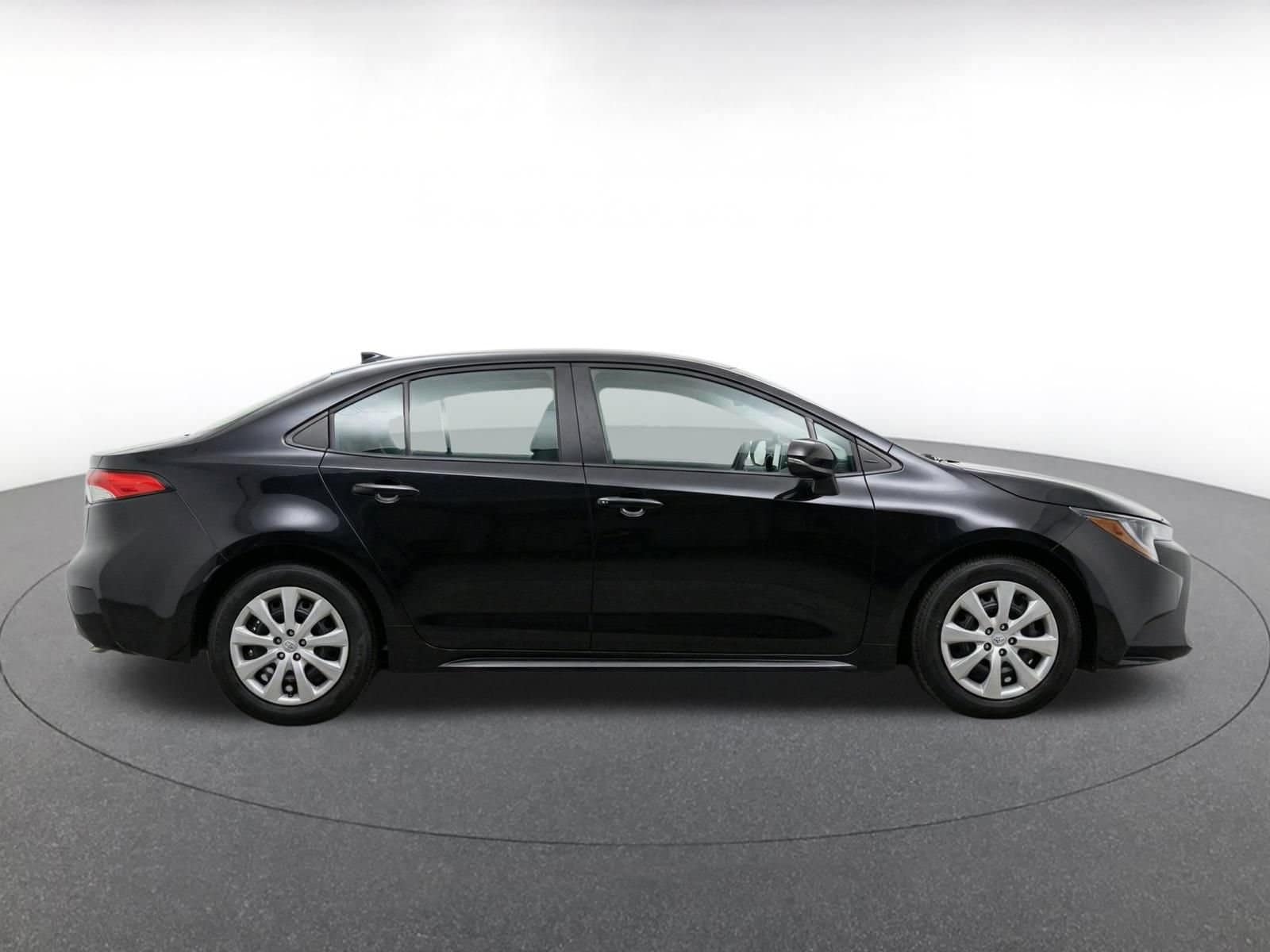 Thumbnail: 2025 Toyota Corolla - 10