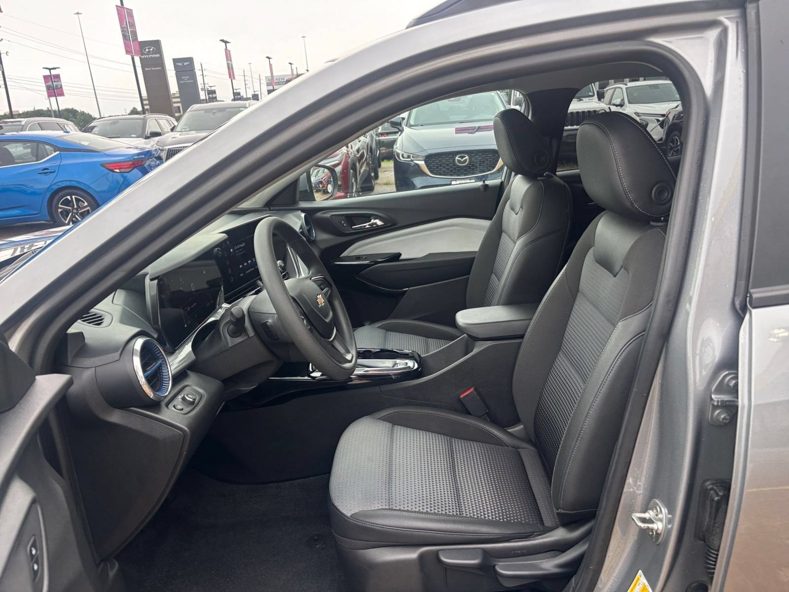 Thumbnail: 2025 Chevrolet Trax - 25