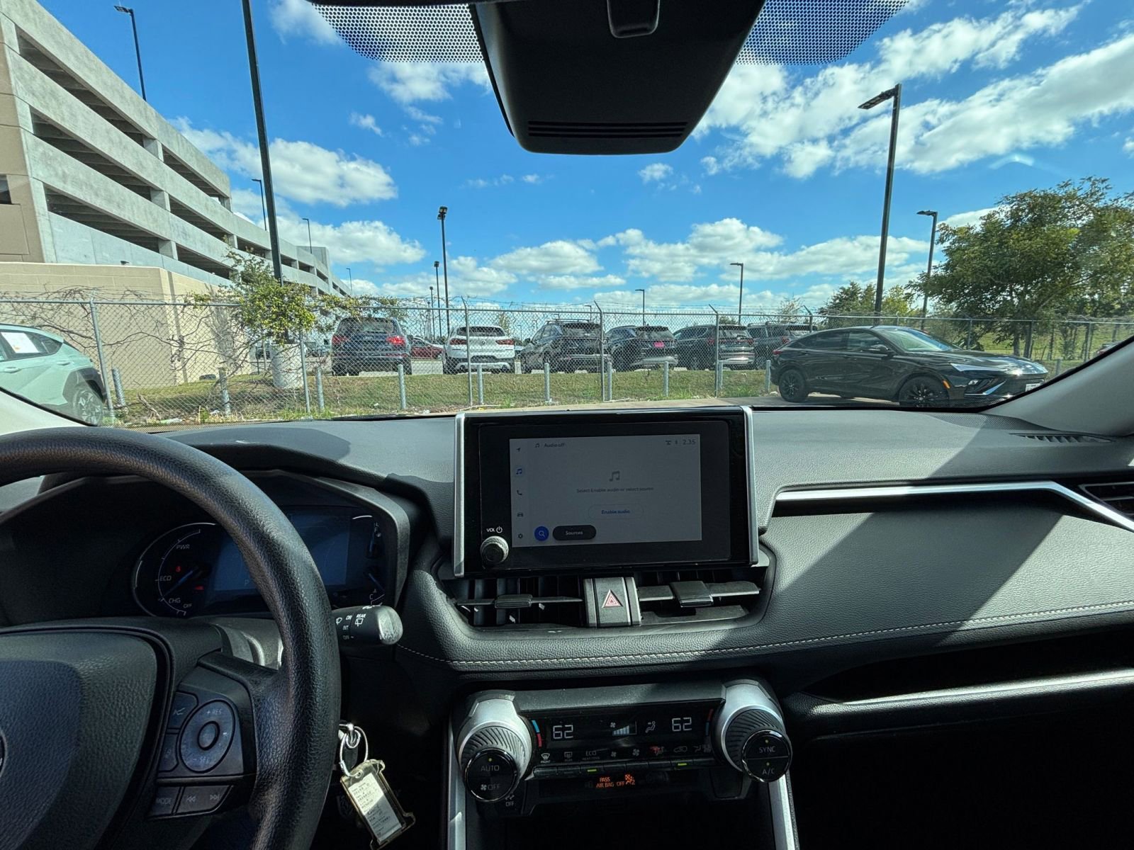 Thumbnail: 2025 Toyota RAV4 - 31