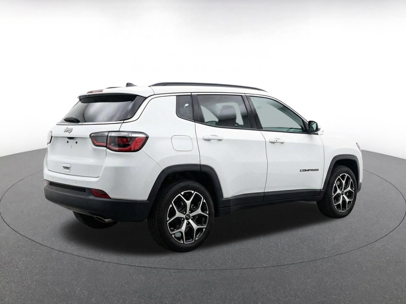 Thumbnail: 2025 Jeep Compass - 11