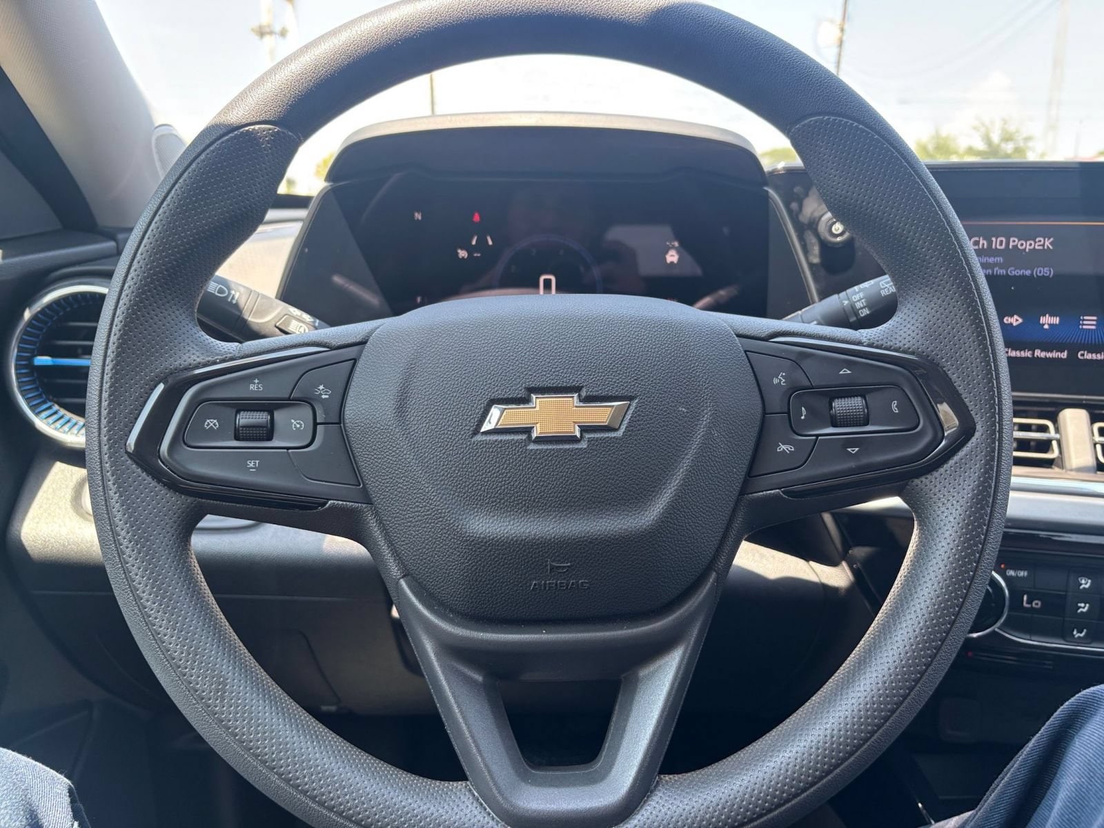 Thumbnail: 2025 Chevrolet Trax - 22