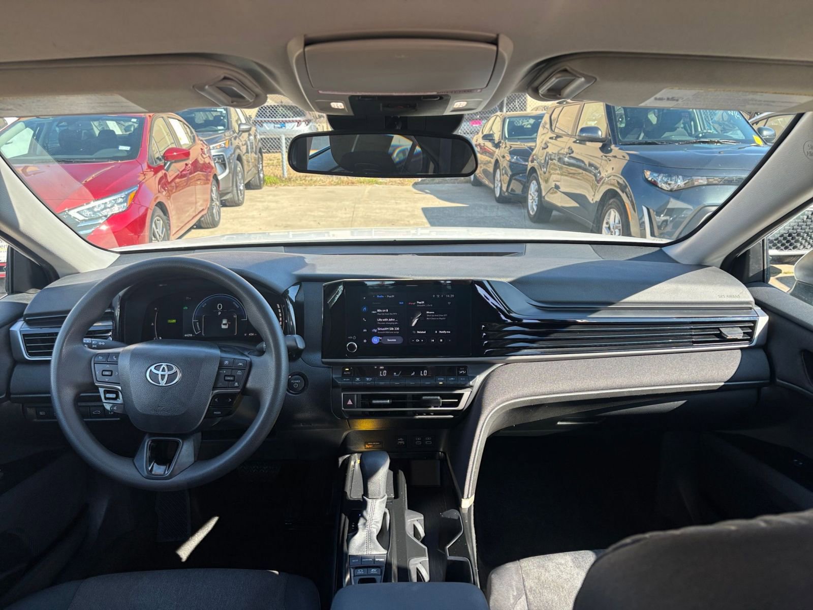 Thumbnail: 2025 Toyota Camry - 32