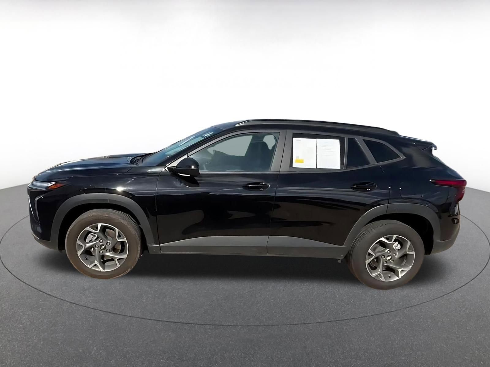 Thumbnail: 2025 Chevrolet Trax - 9