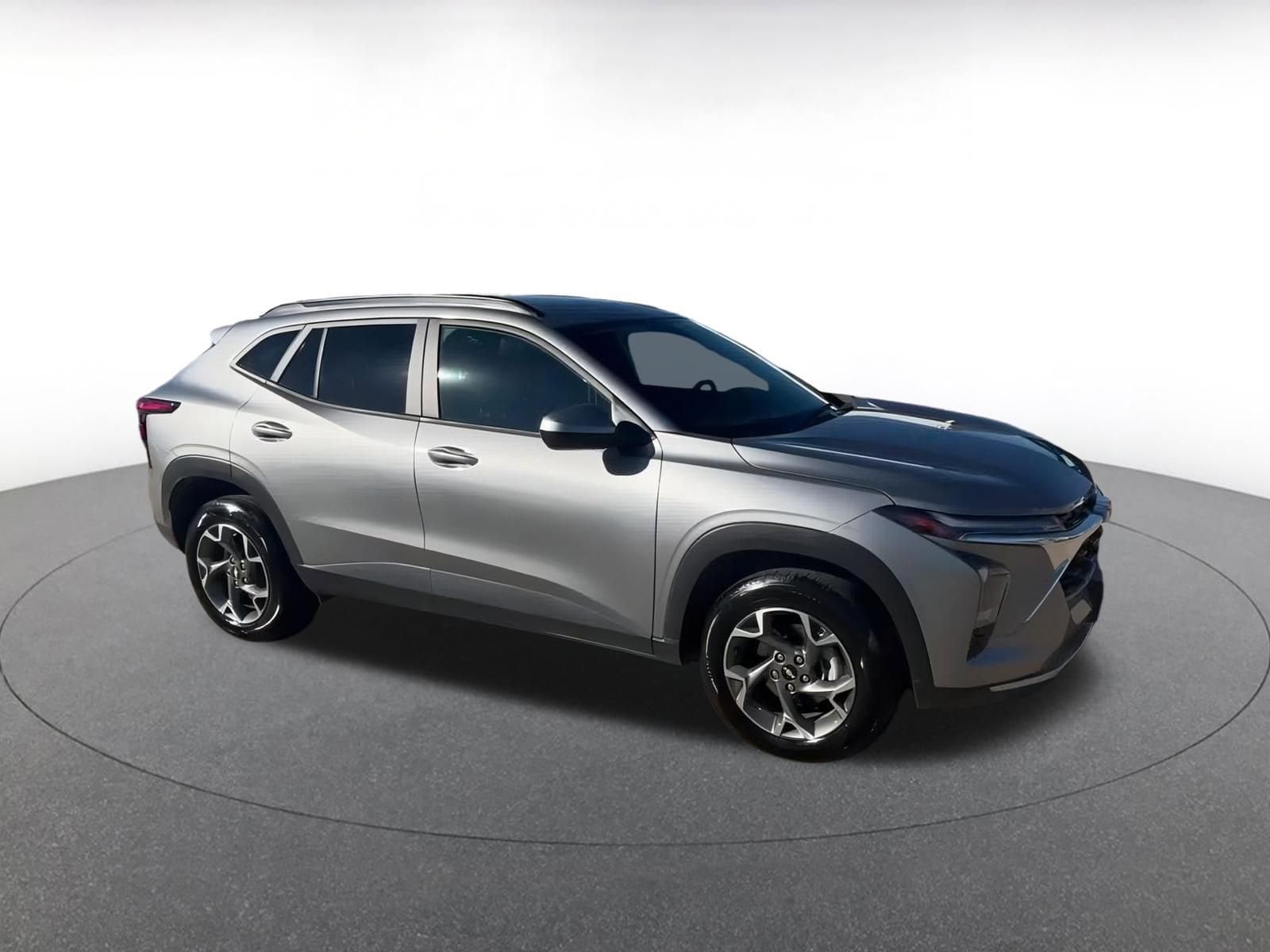 Thumbnail: 2025 Chevrolet Trax - 2